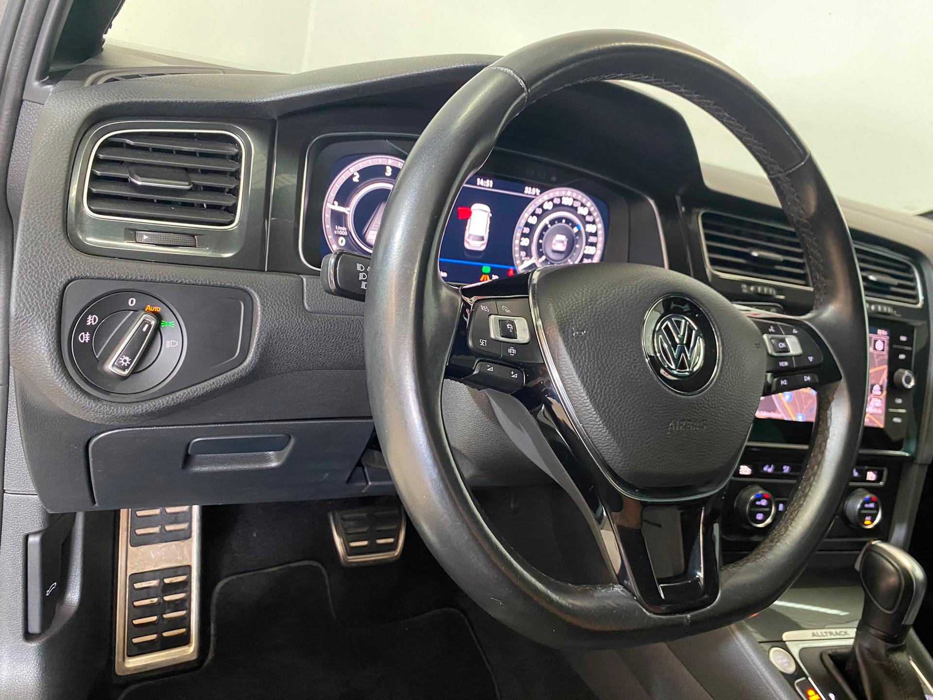 VW Golf 2.0 TDI Alltrack 4Motion DSG-image-6