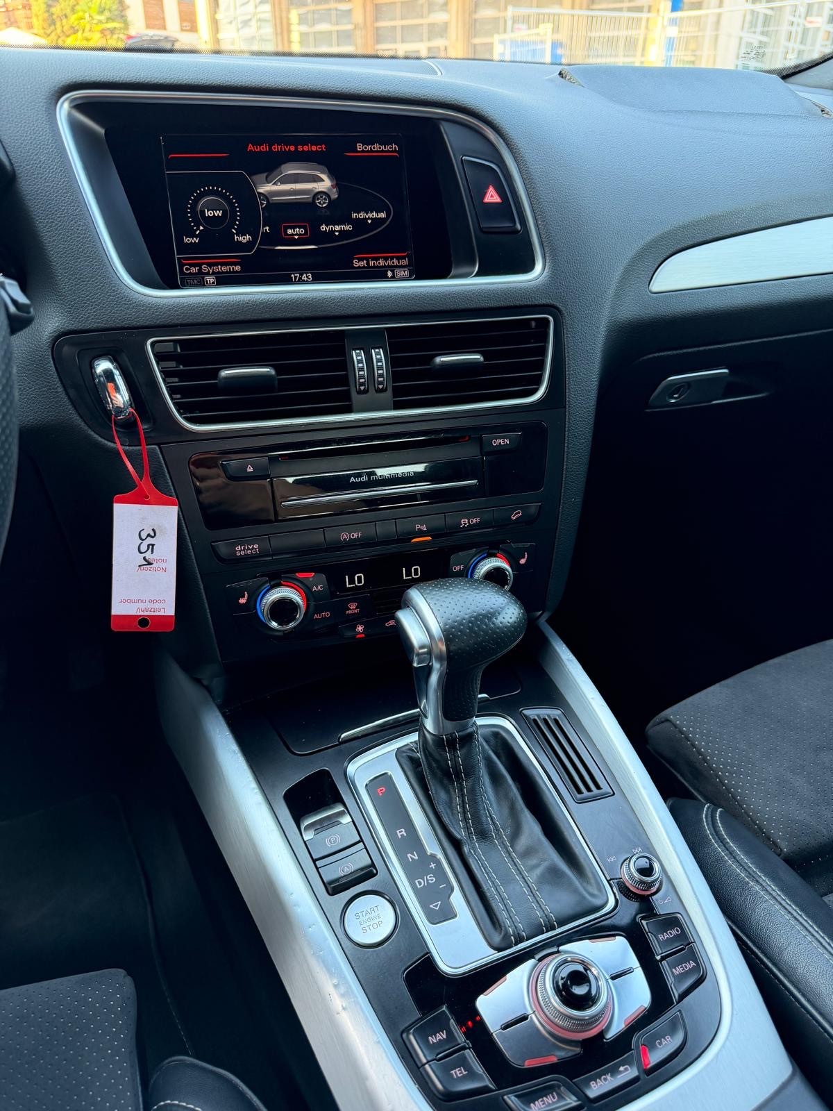 AUDI Q5 3.0 TDI clean quattro S-tronic-image-12