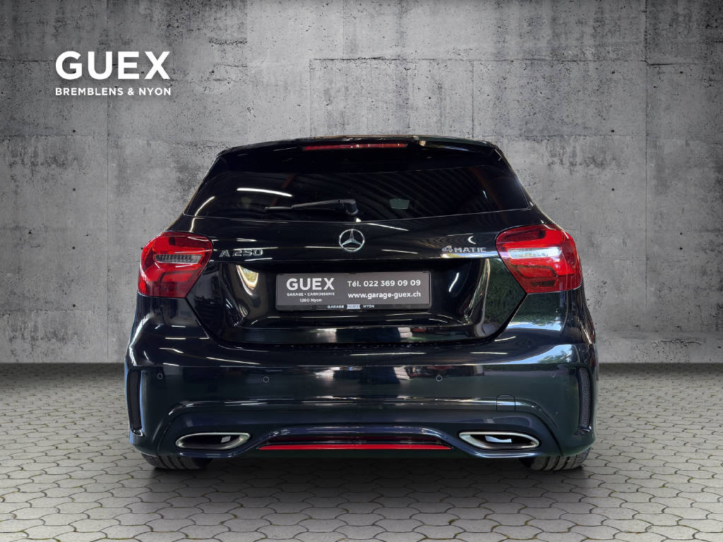 MERCEDES-BENZ A 250 Sport 4m-showroom-element-3