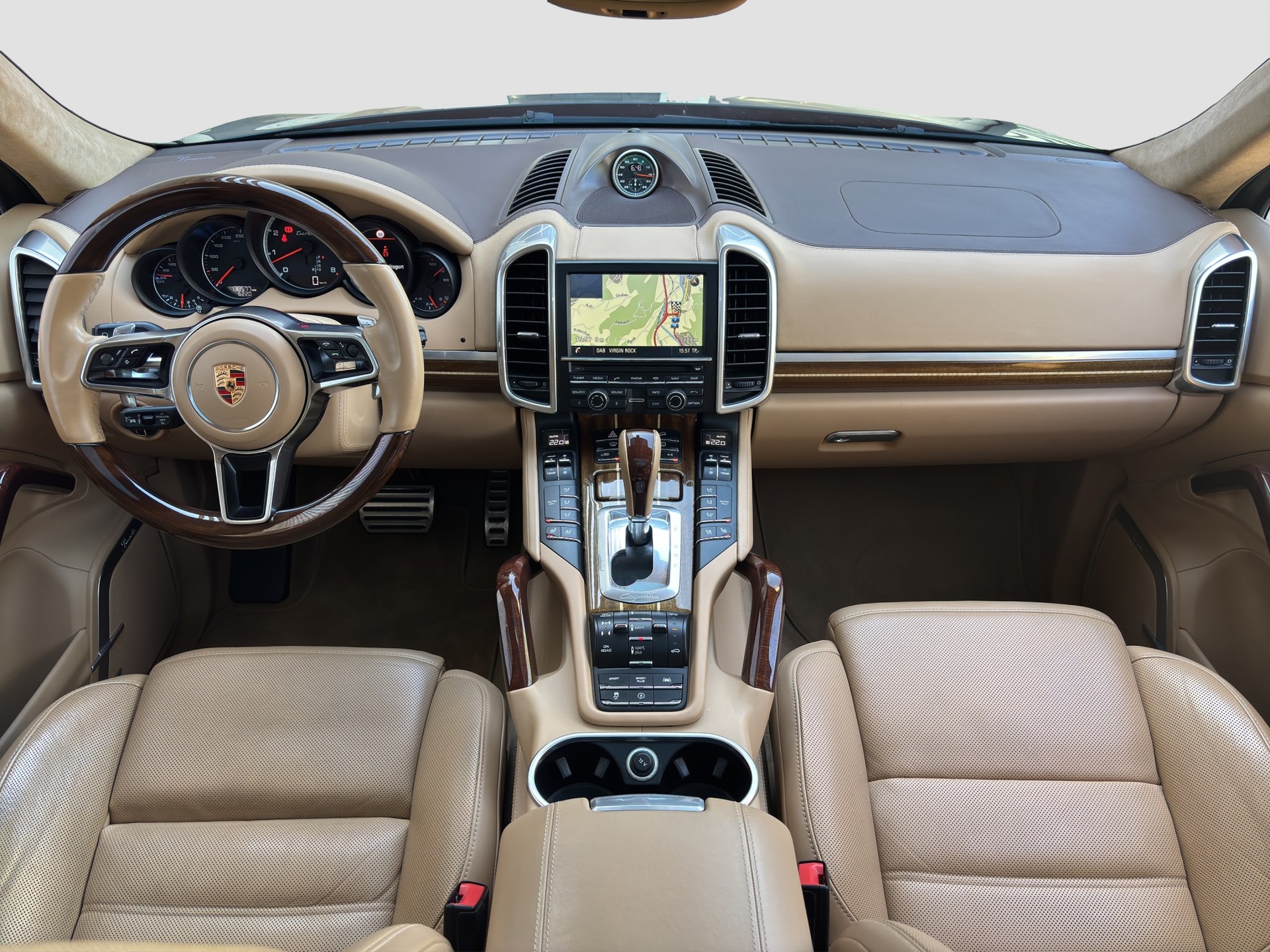 PORSCHE Cayenne Turbo-showroom-element-3