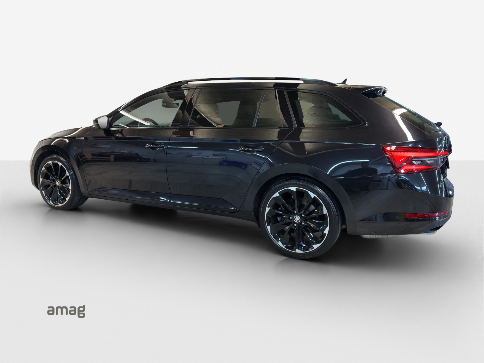 SKODA Superb Combi 2.0 TSI SportLine Light 4x4 DSG-showroom-element-2