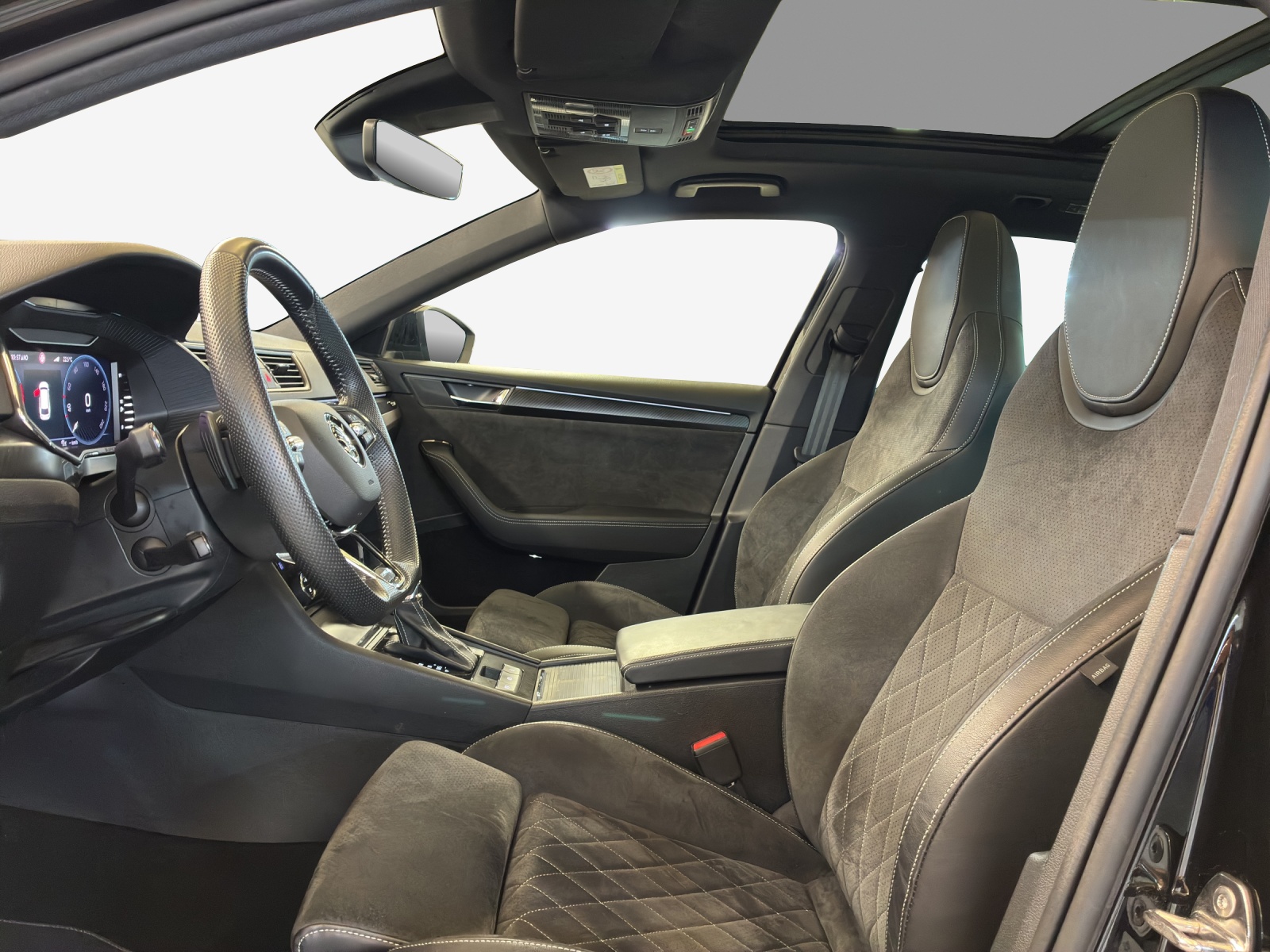 SKODA Superb Combi 2.0 TSI SportLine Light 4x4 DSG-image-7
