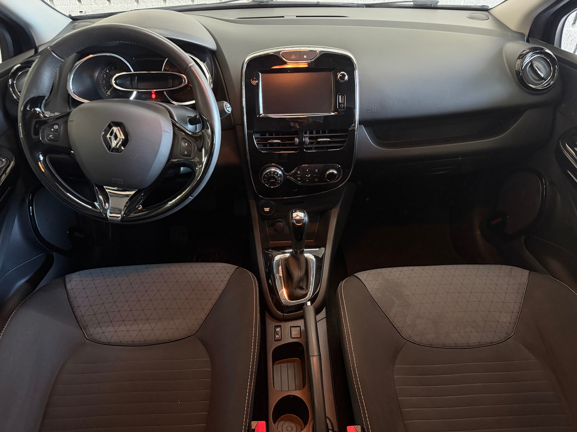 RENAULT Clio Grandtour 1.2 16V T Dynamique EDC-showroom-element-3