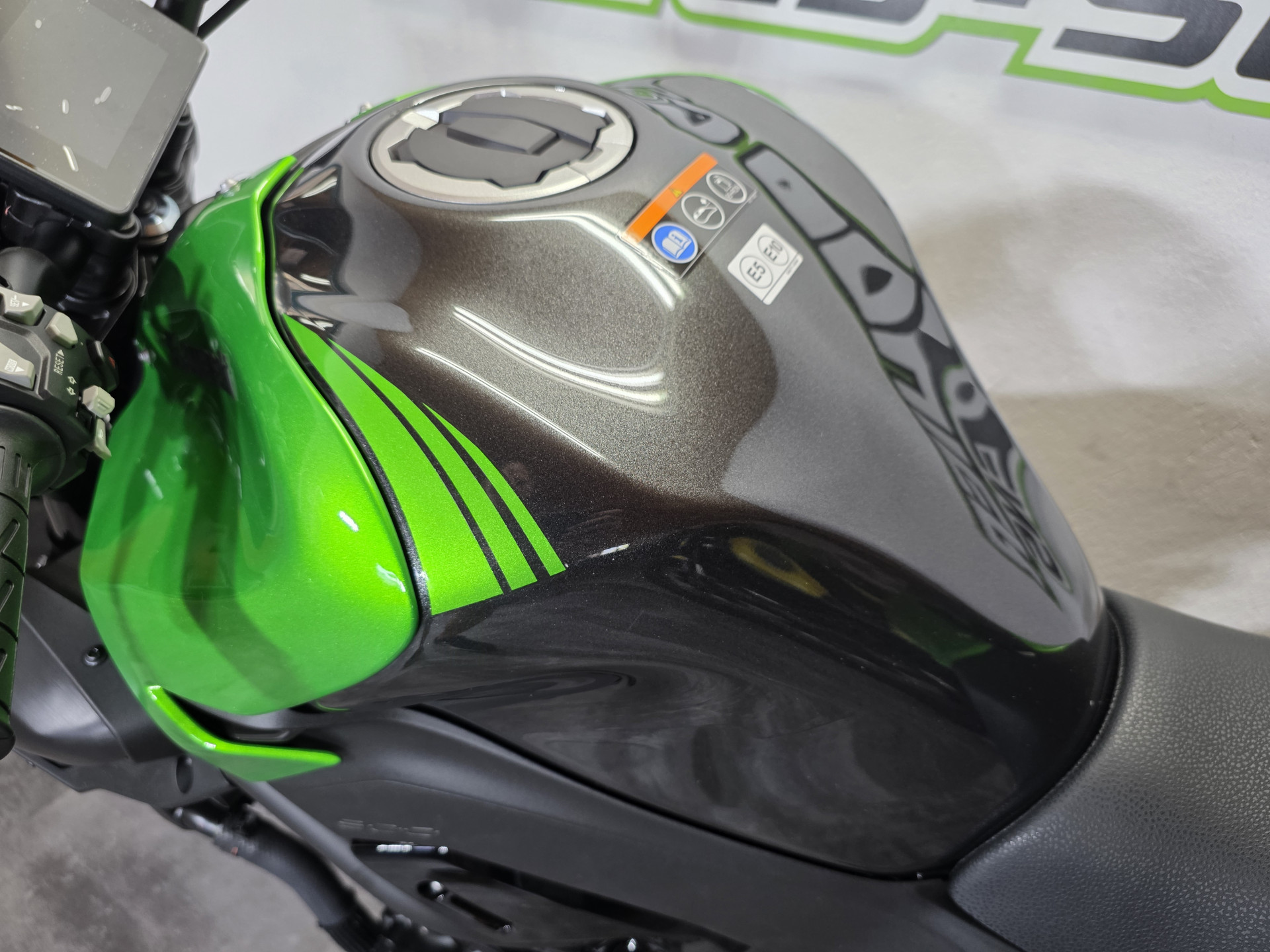 KAWASAKI Z 900-image-3