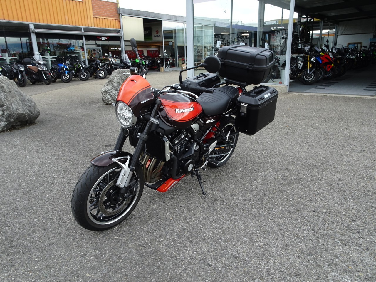 KAWASAKI Z 900 RS-image-3