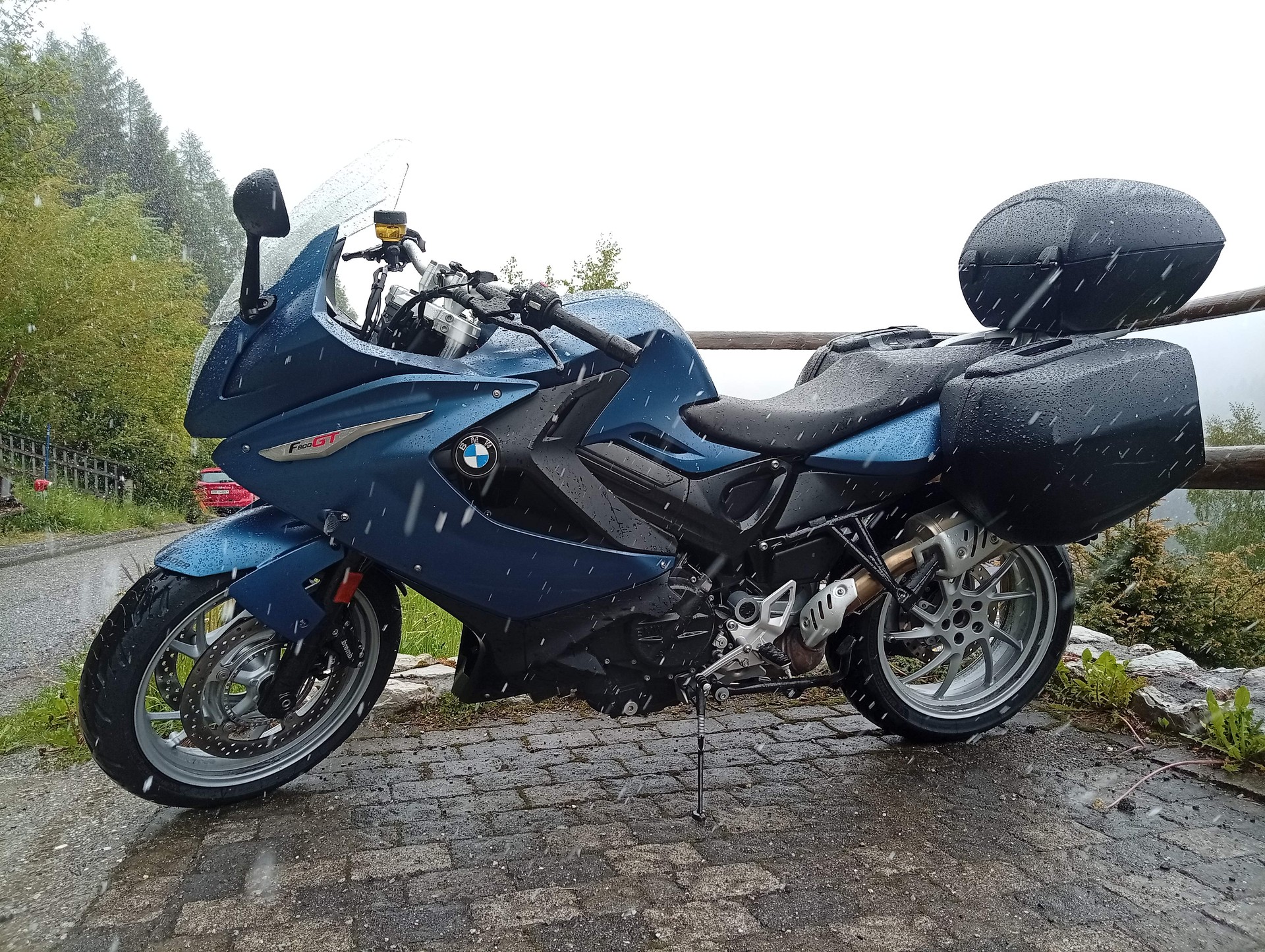 BMW F 800 GT-image-1