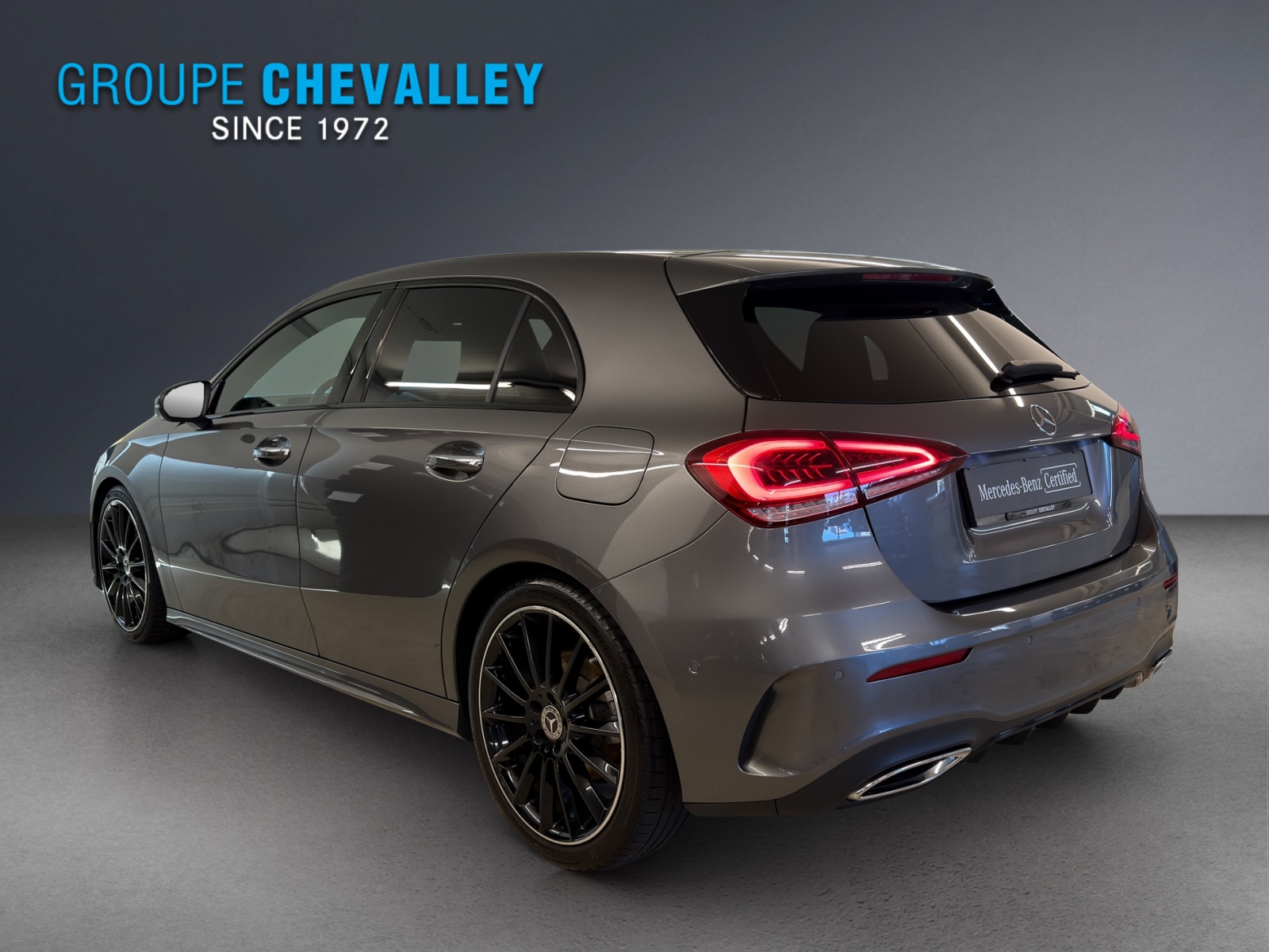 MERCEDES-BENZ A 200 AMG Line-showroom-element-3