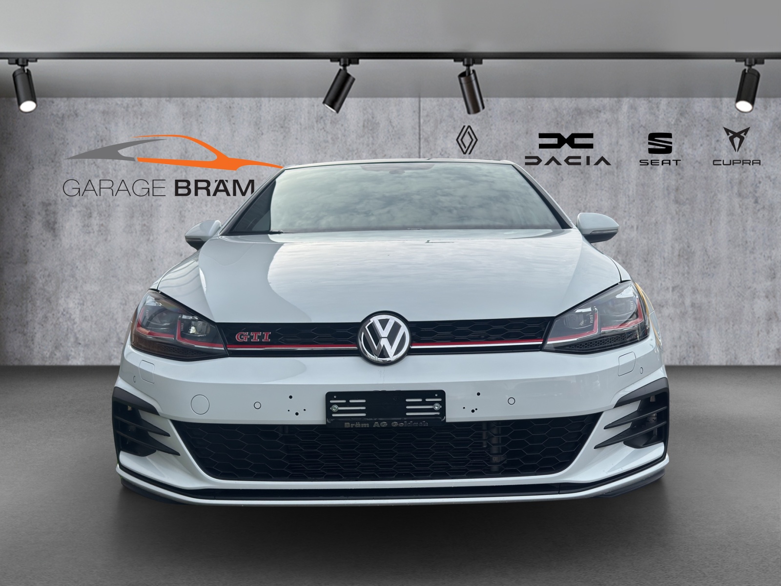 VW Golf 2.0 TSI GTI Performance DSG-showroom-element-1