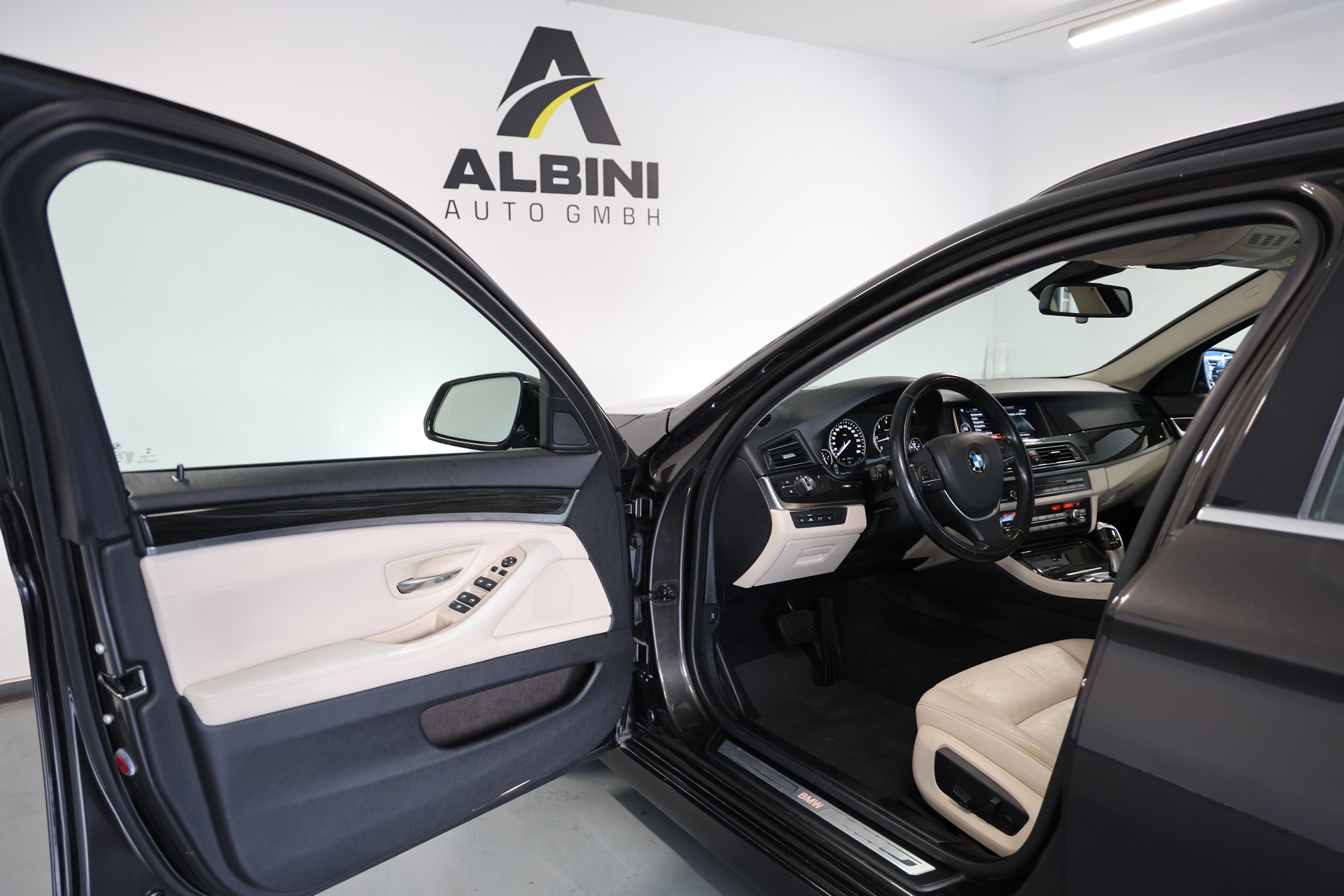 BMW 530d xDrive Touring-image-4