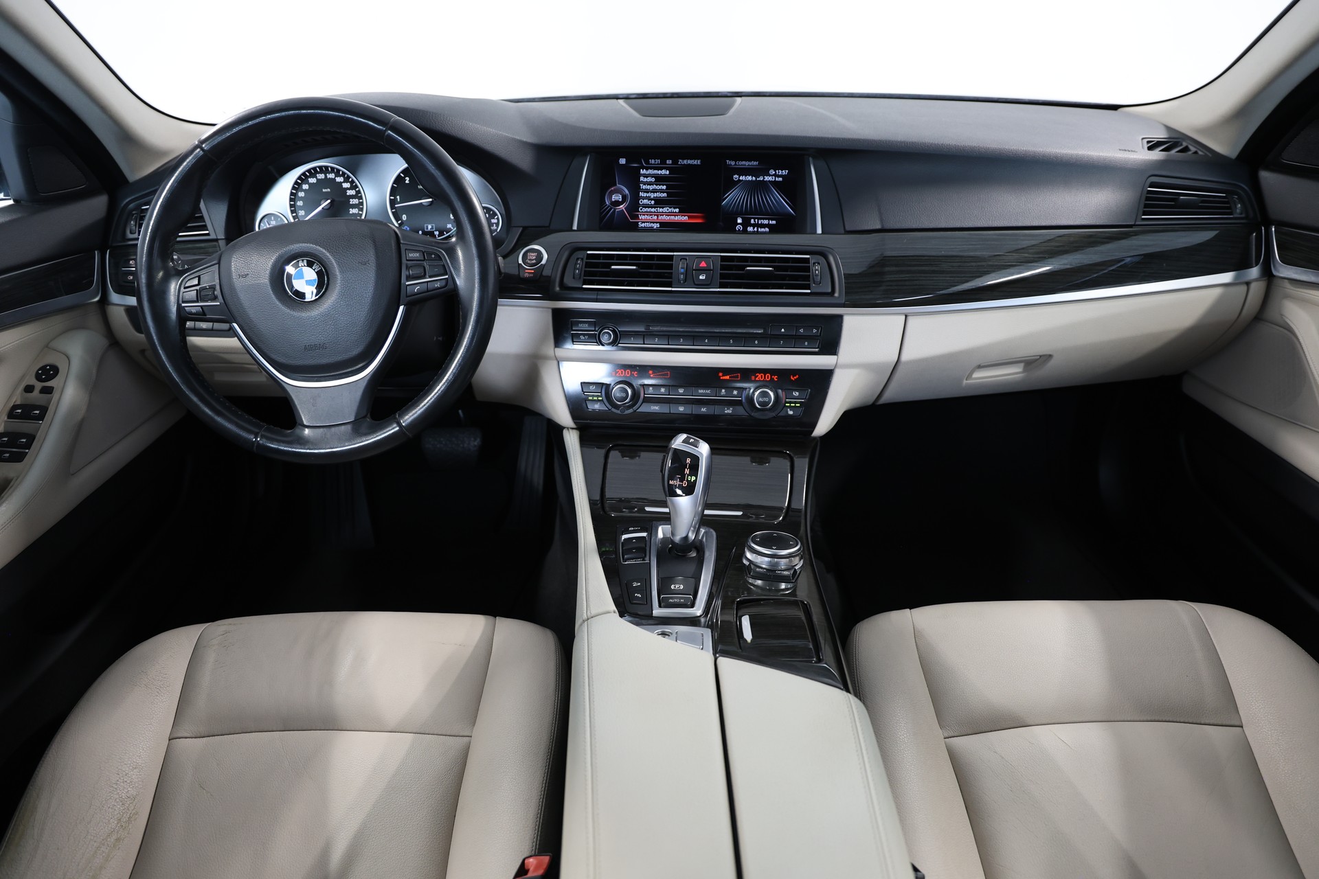 BMW 530d xDrive Touring-image-9