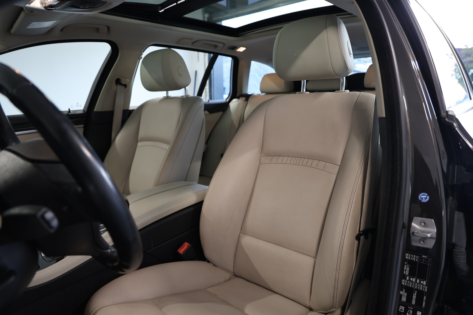 BMW 530d xDrive Touring-image-6