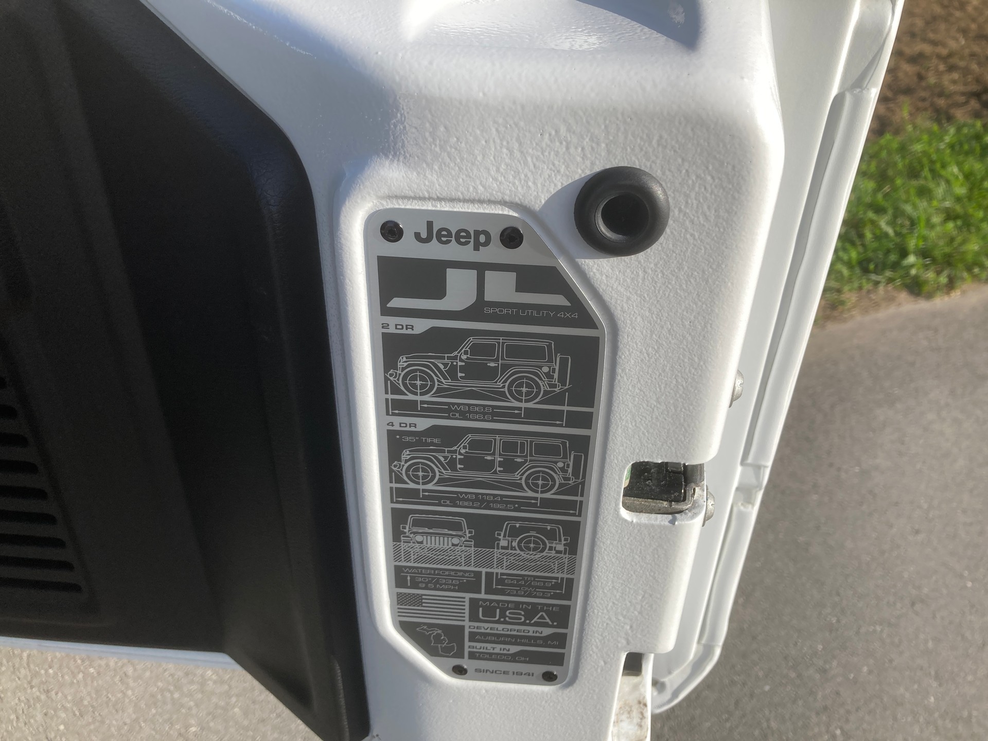 JEEP Wrangler 2.0 PHEV Unlimited Rubicon DT Automatic-image-8