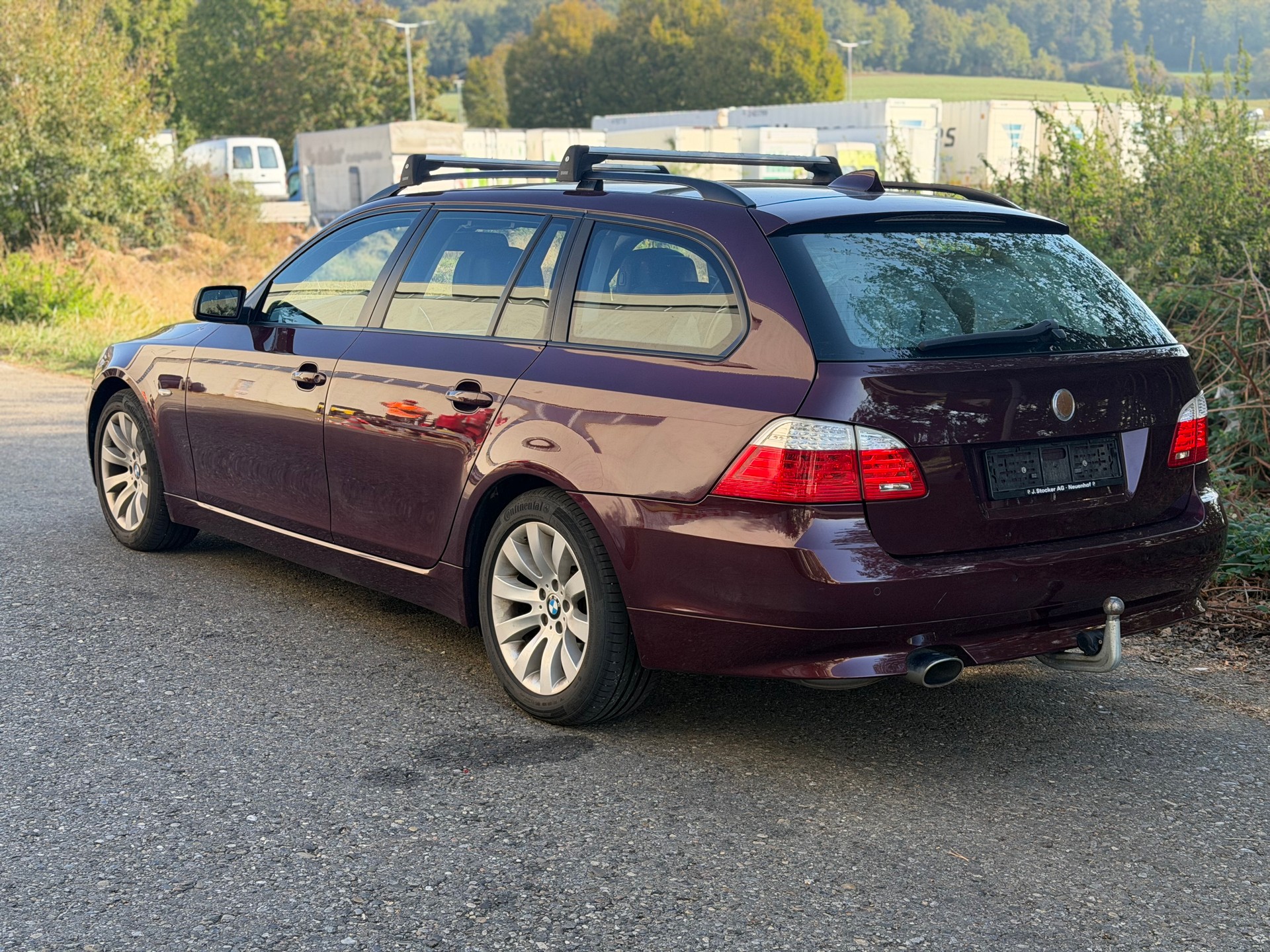 BMW 520d Touring-showroom-element-2