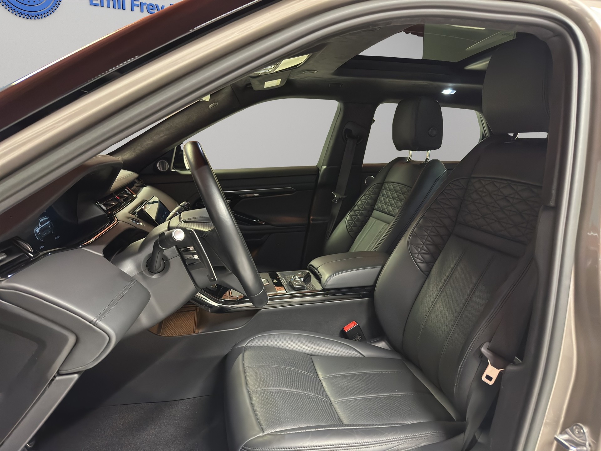 LAND ROVER Range Rover Evoque 1.5 T 300e R-Dynamic Autobiography-image-6