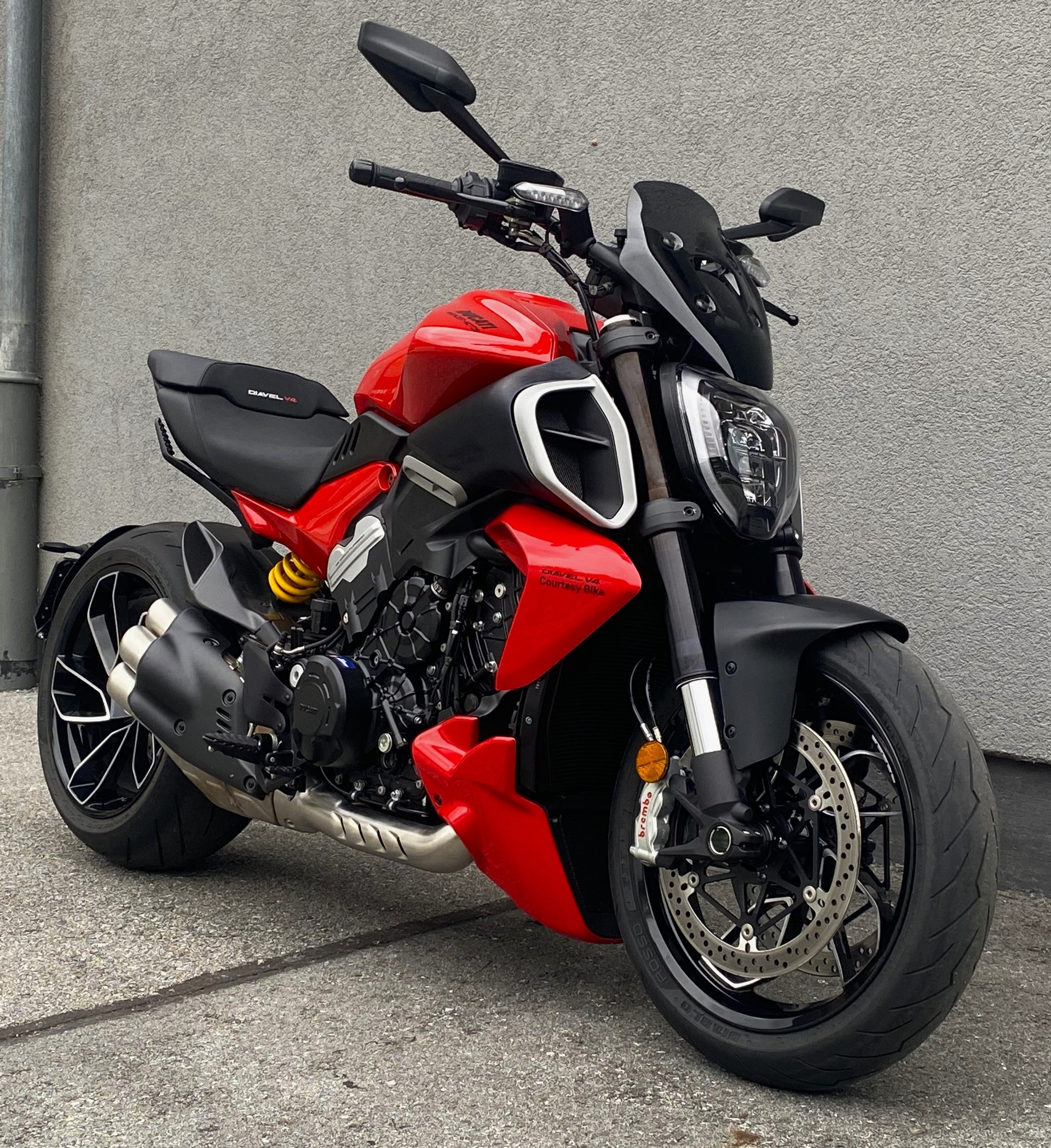 DUCATI Diavel V4-image-1