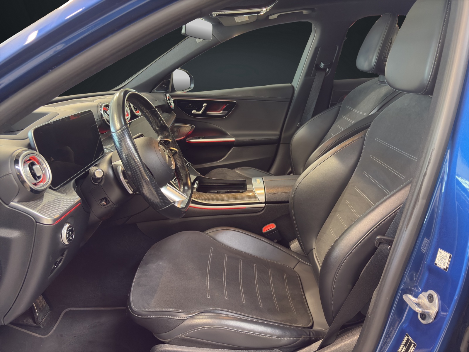 MERCEDES-BENZ C 200 4Matic AMG Line-image-10