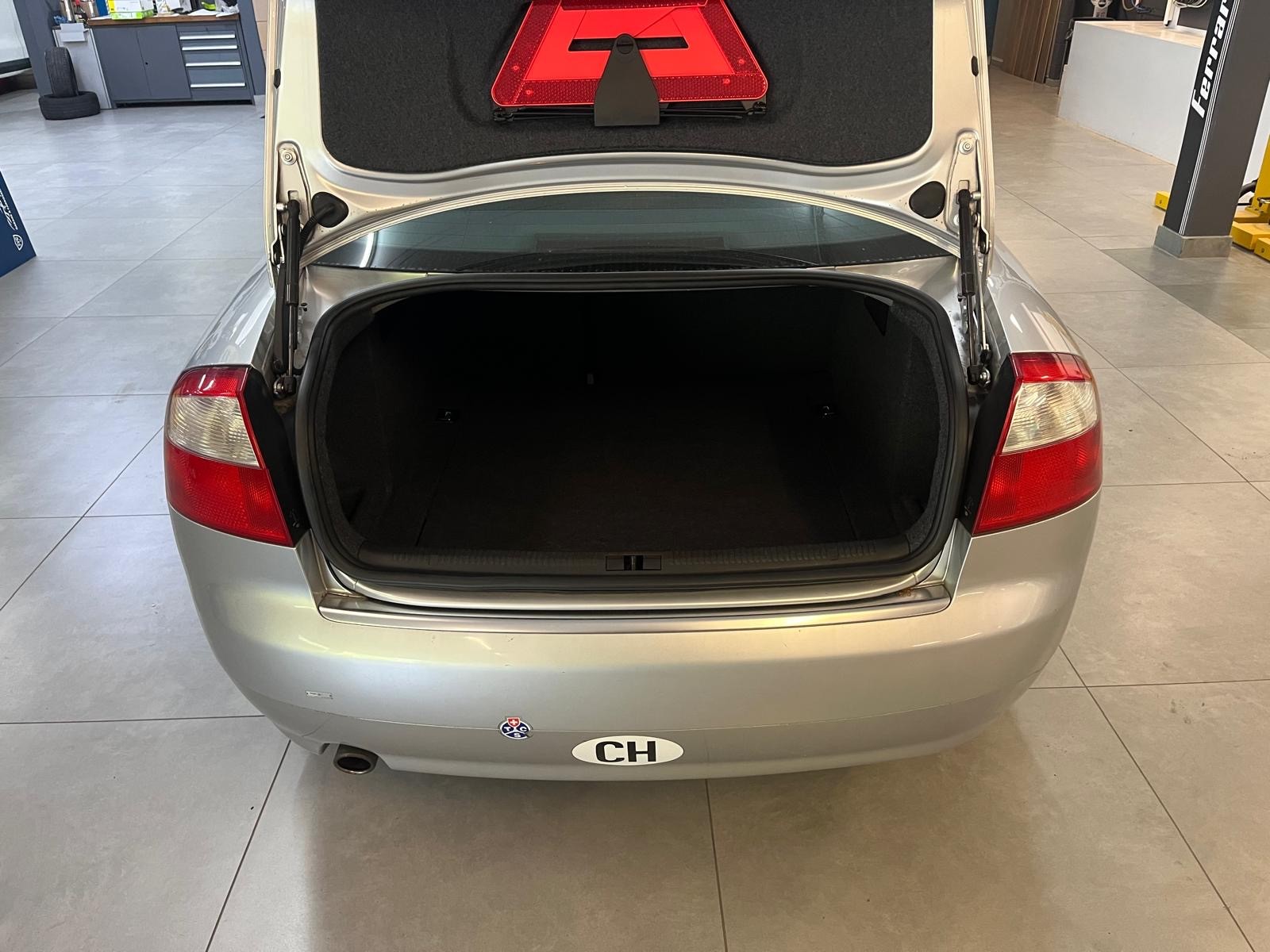 AUDI A4 2.0-image-14