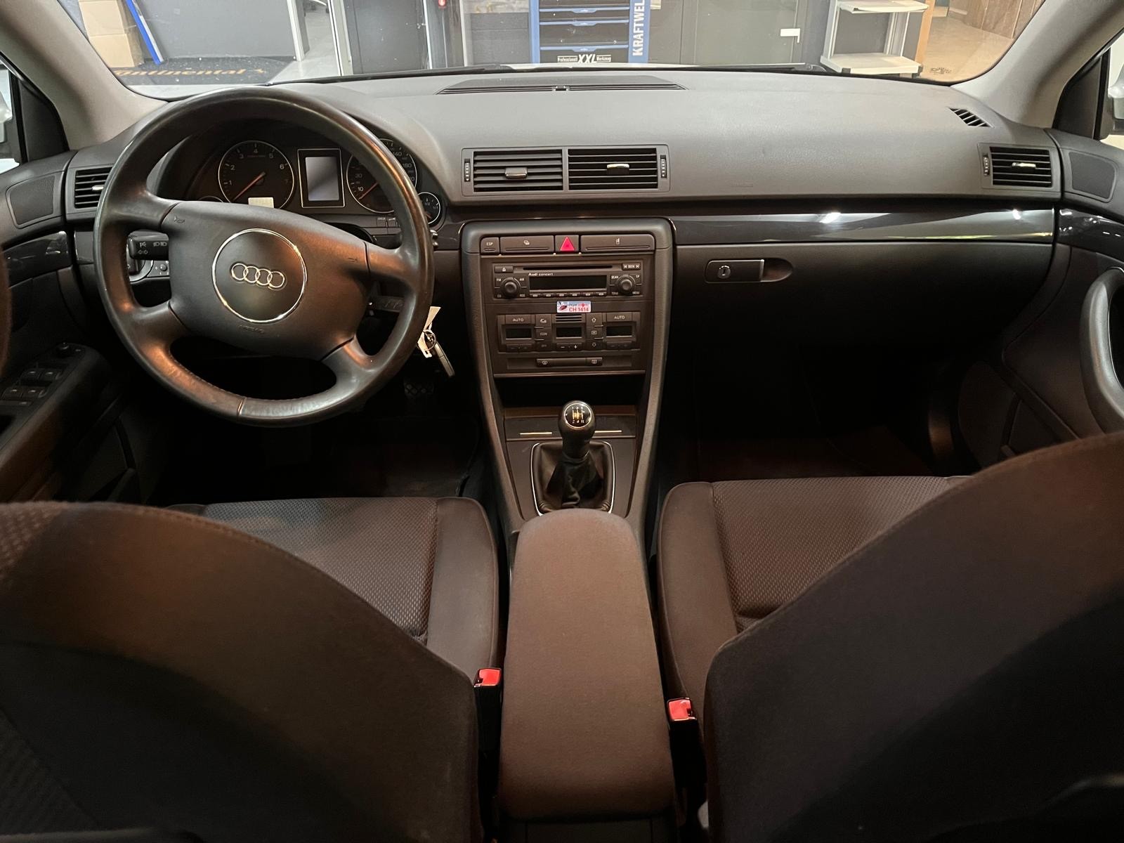 AUDI A4 2.0-image-13