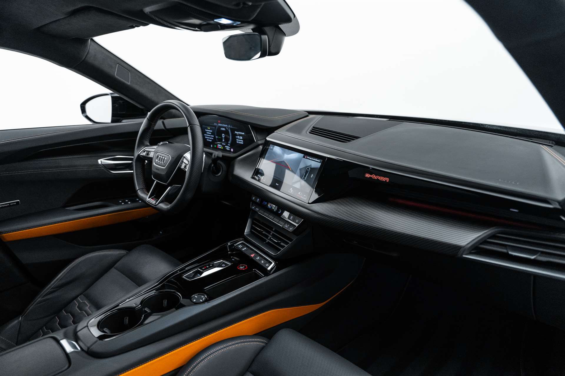 AUDI Audi RS e-tron GT-image-10