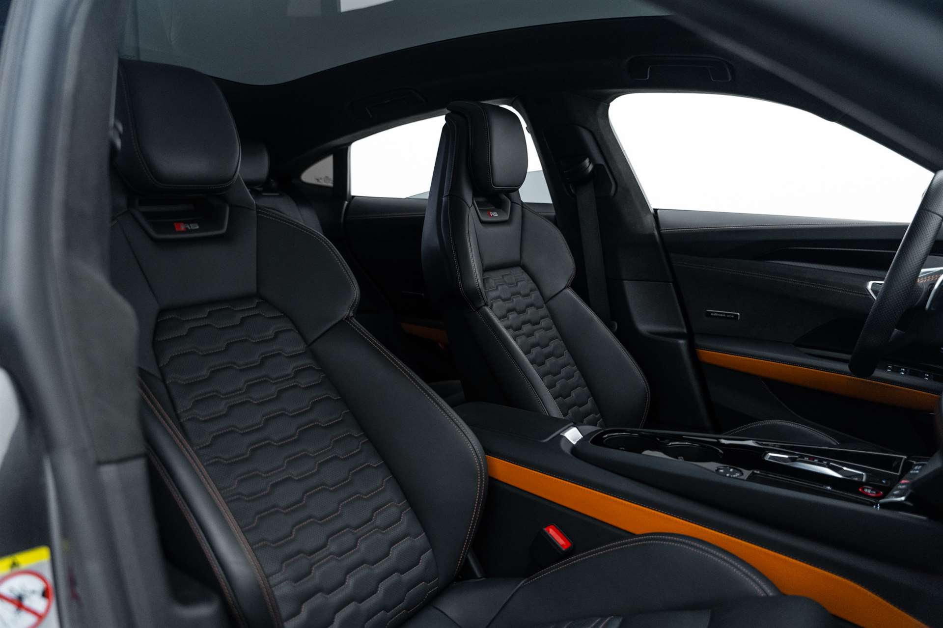 AUDI Audi RS e-tron GT-image-11