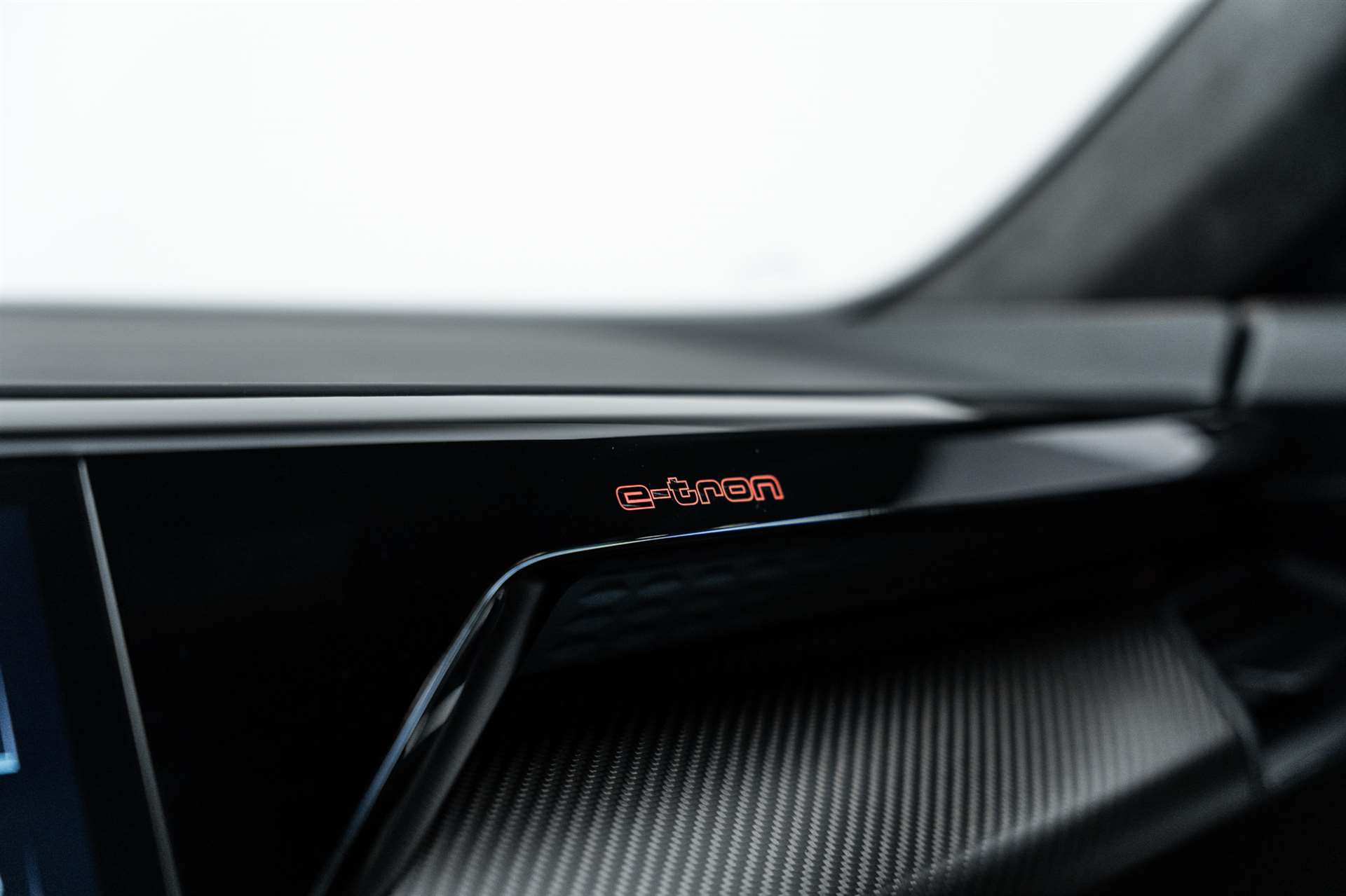 AUDI Audi RS e-tron GT-image-26