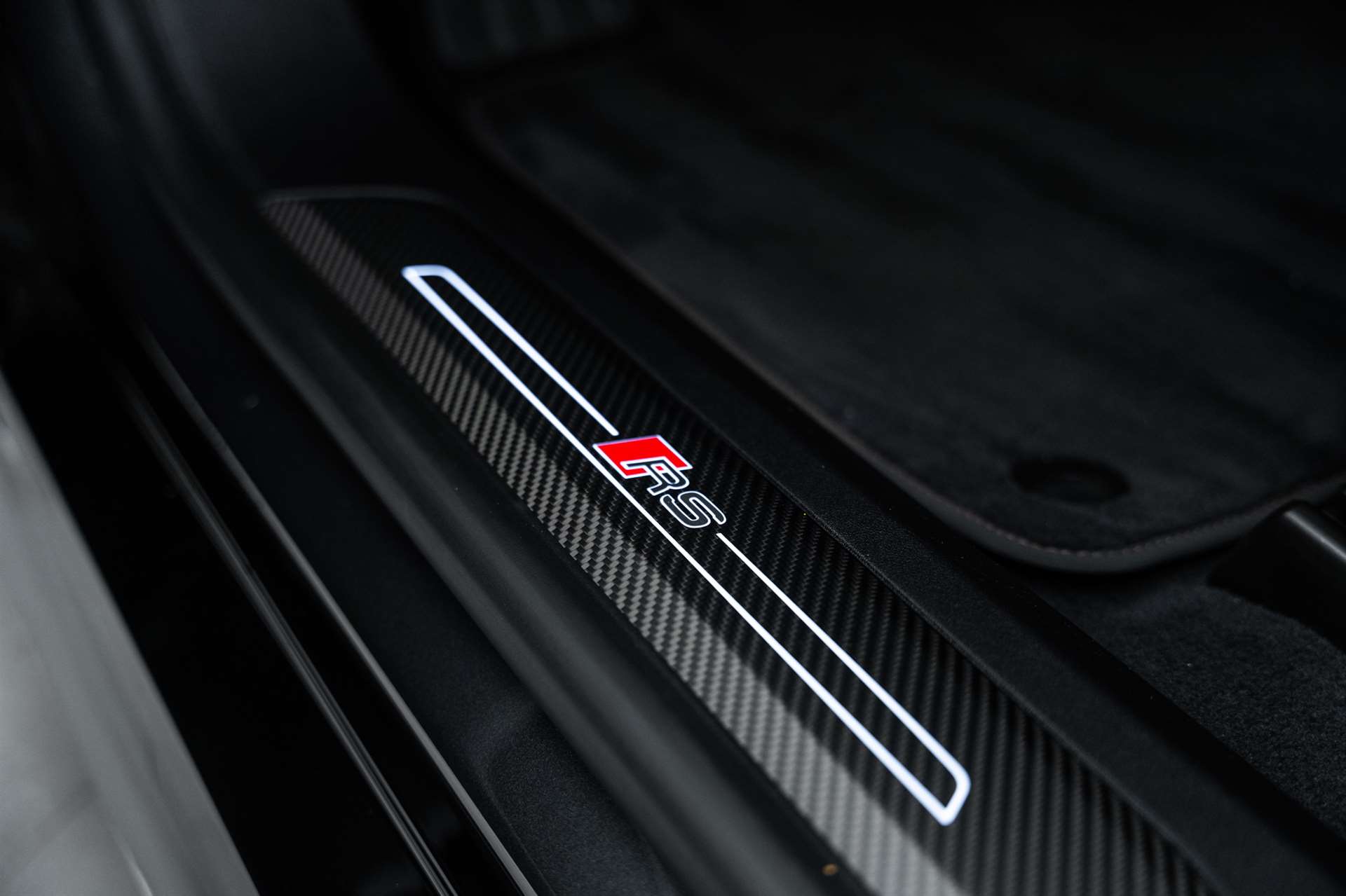 AUDI Audi RS e-tron GT-image-28