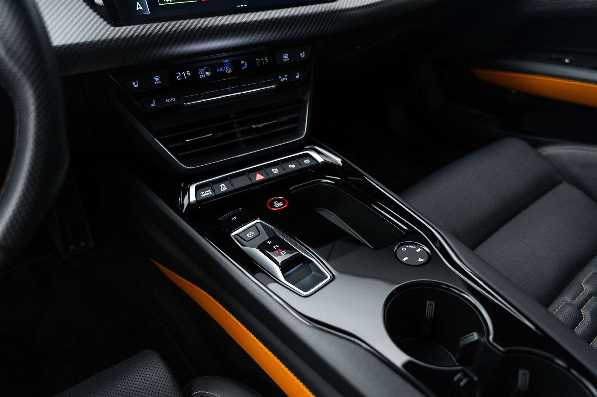 AUDI Audi RS e-tron GT-image-24