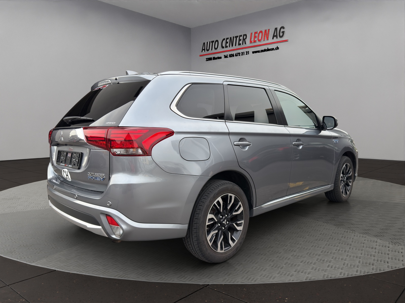 MITSUBISHI Outlander 2.0 PHEV Diamond 4WD Automatic-image-5