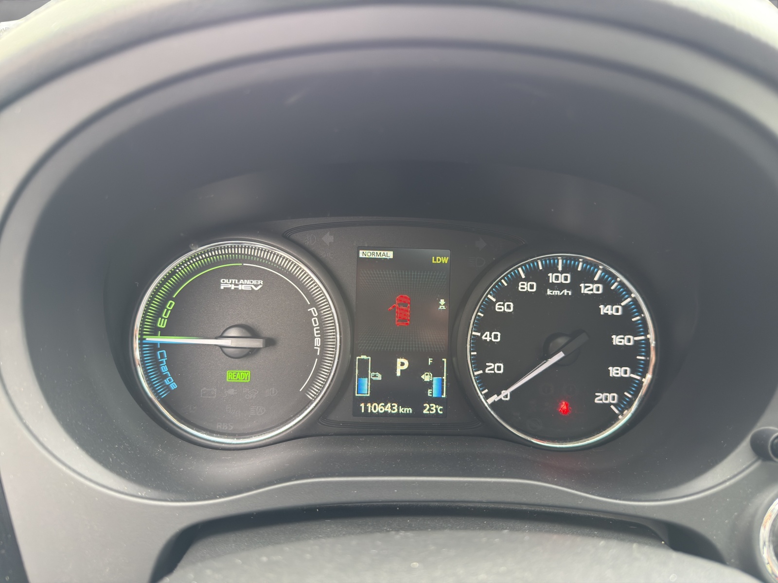 MITSUBISHI Outlander 2.0 PHEV Diamond 4WD Automatic-image-10