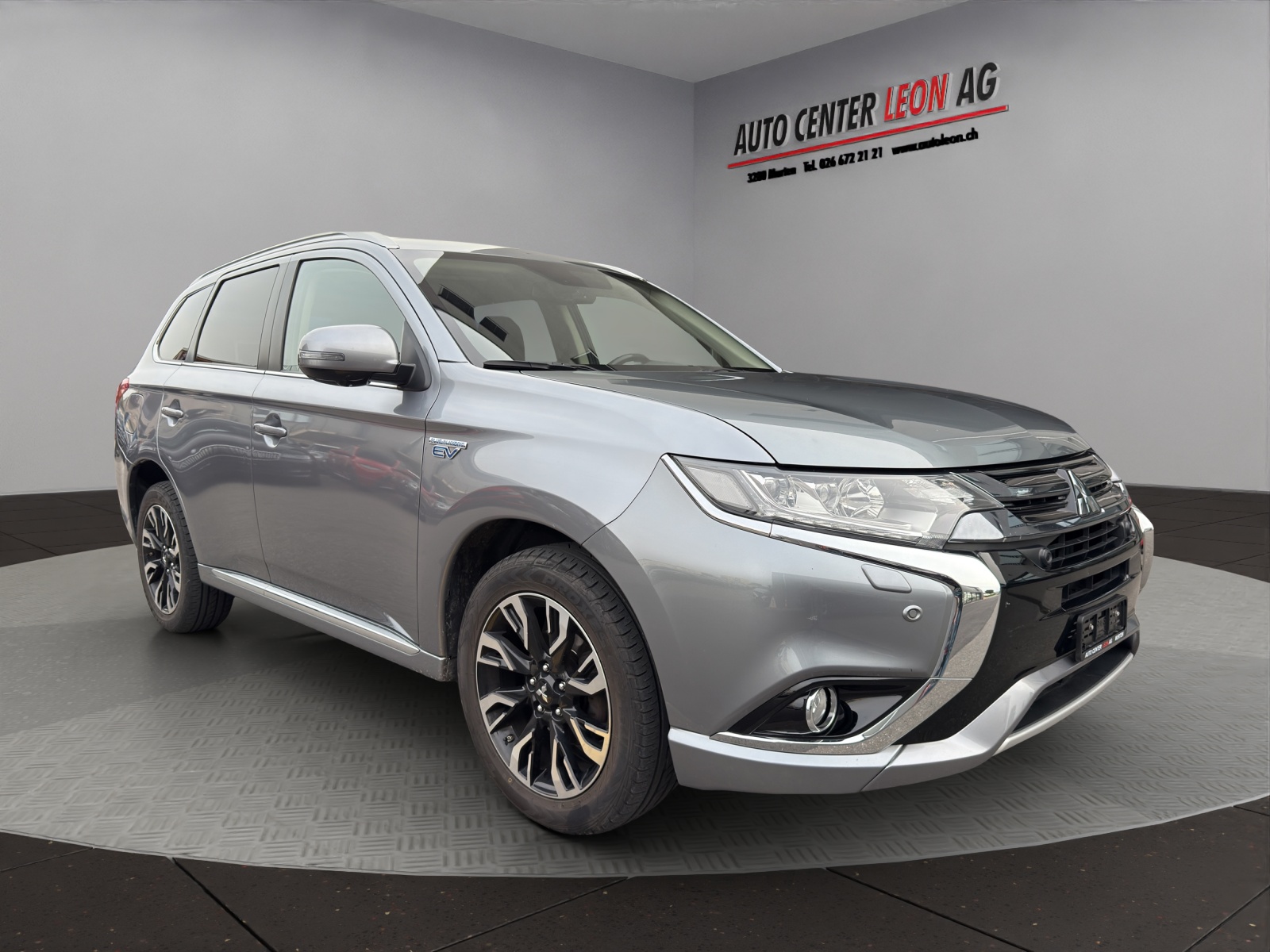 MITSUBISHI Outlander 2.0 PHEV Diamond 4WD Automatic-image-7