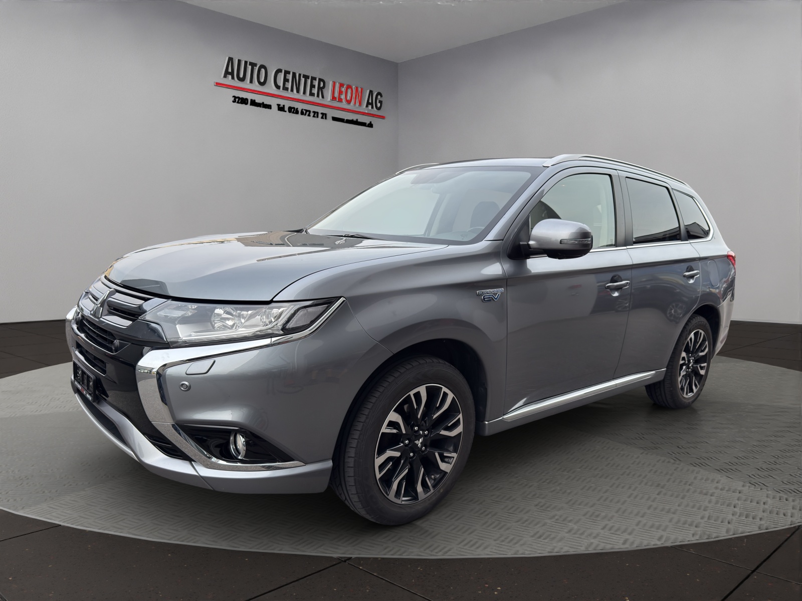 MITSUBISHI Outlander 2.0 PHEV Diamond 4WD Automatic-showroom-element-1