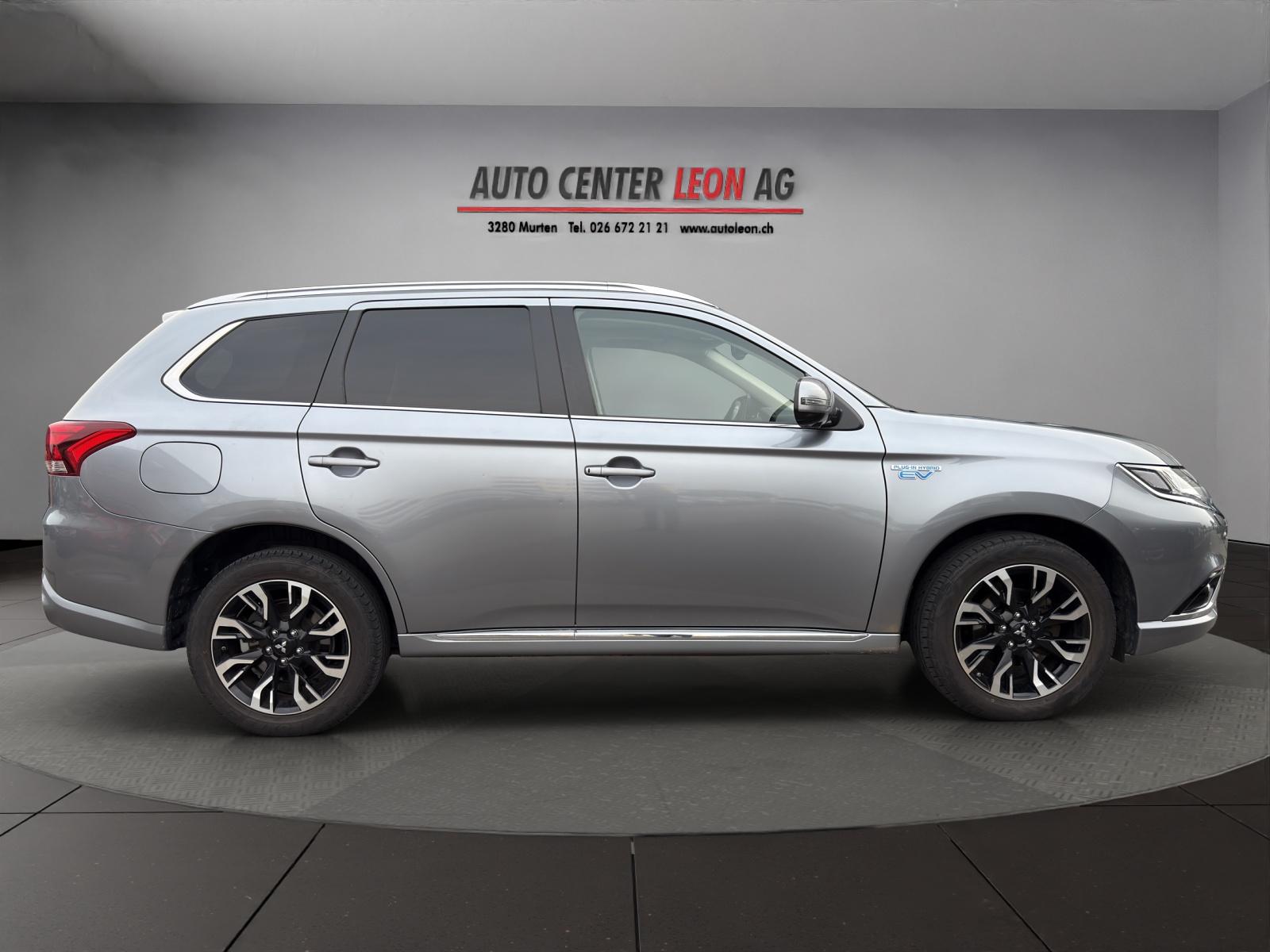 MITSUBISHI Outlander 2.0 PHEV Diamond 4WD Automatic-image-6