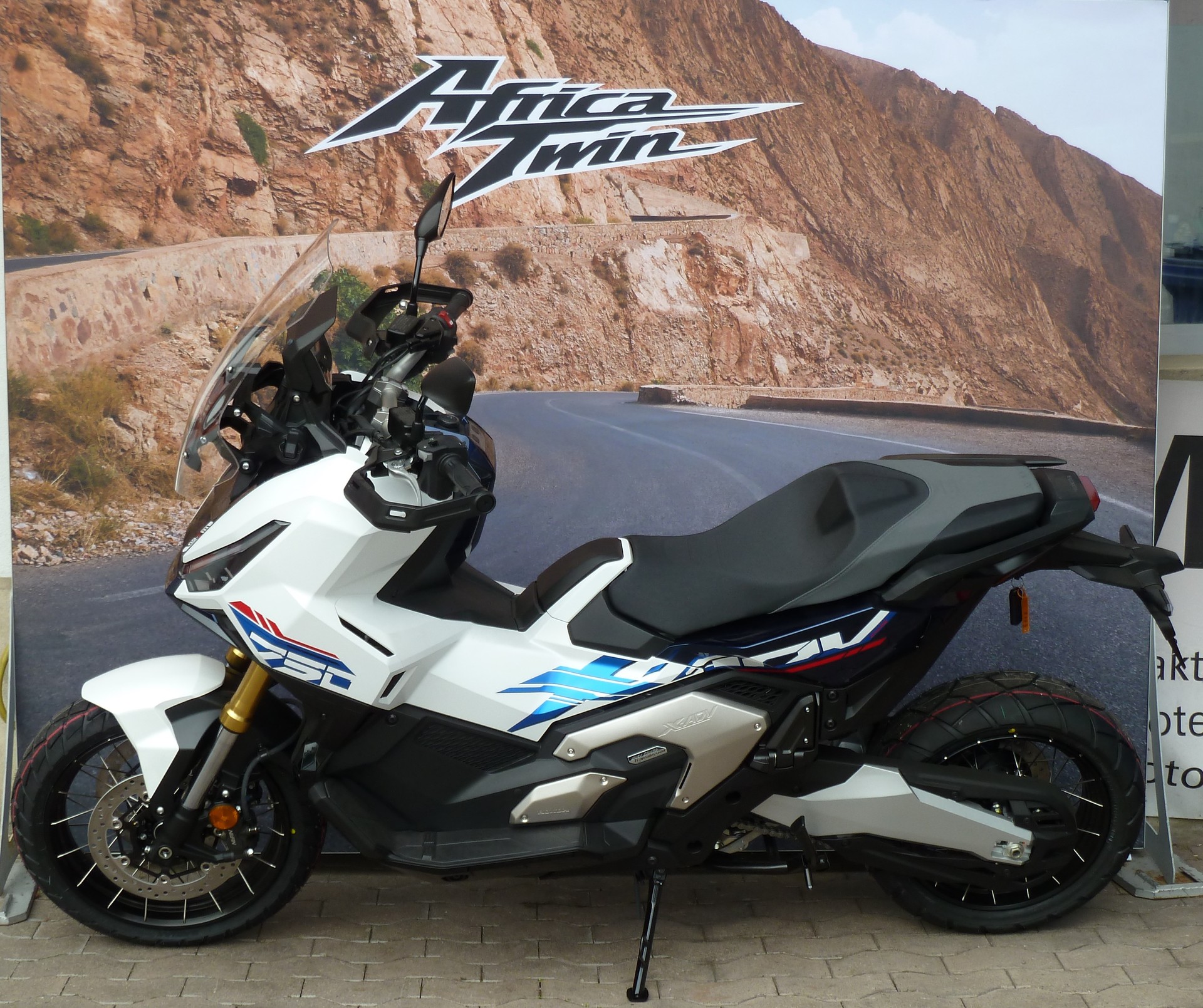 HONDA X-ADV 750-image-2