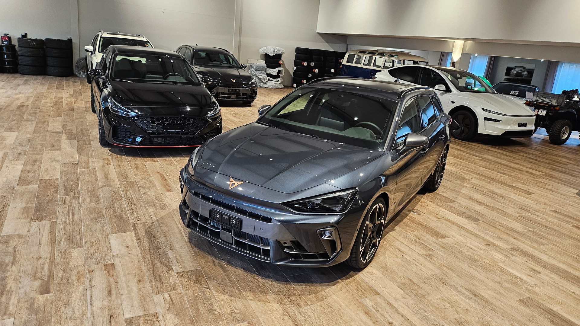 CUPRA LEON ST 2.0 TSI VZ DSG 4Drive-showroom-element-1