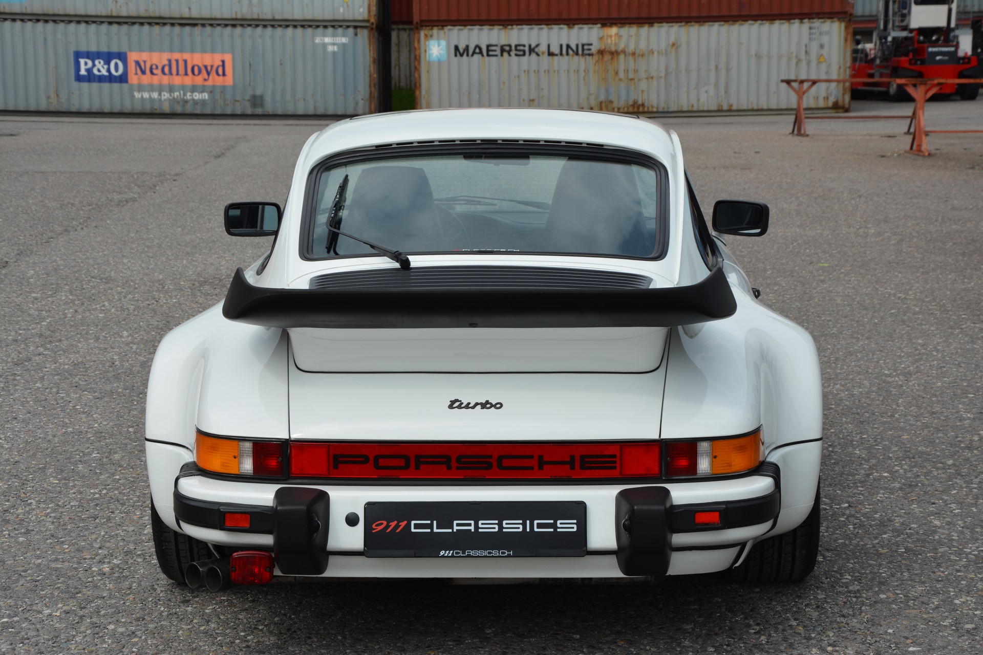 PORSCHE 911 3.3 Turbo-image-13