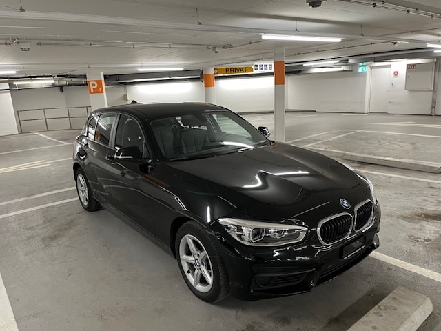 BMW 120d xDrive Sport Line Steptronic-image-1