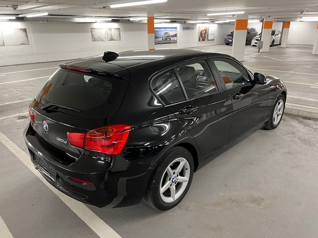 BMW 120d xDrive Sport Line Steptronic-image-2