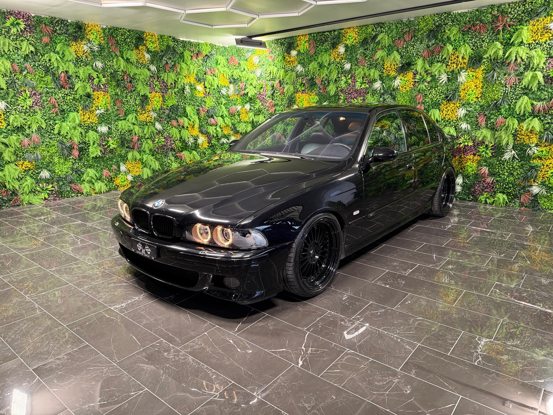 BMW M5-image-2