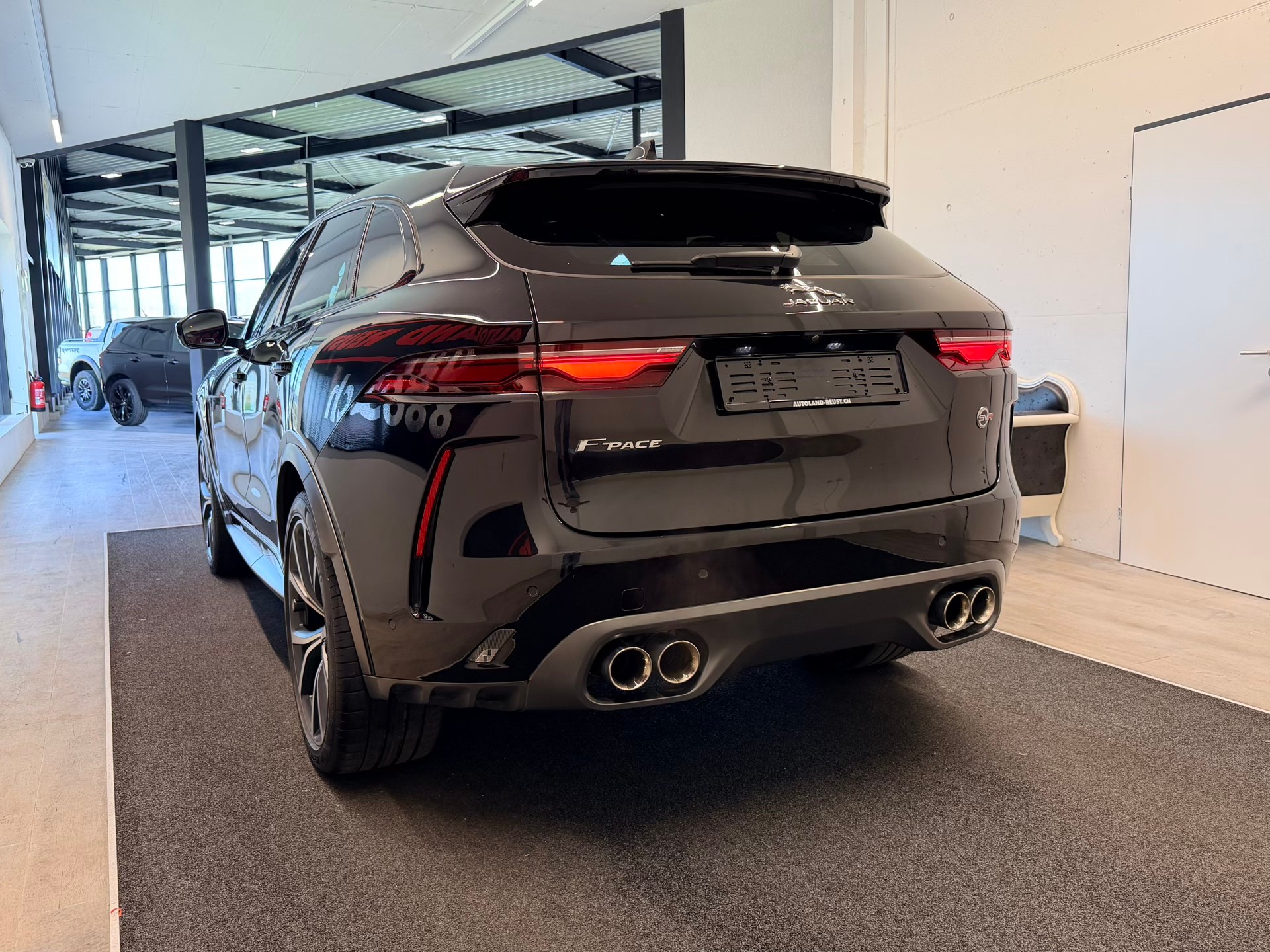 JAGUAR F-Pace 5.0 V8 SVR P550 AWD-image-7