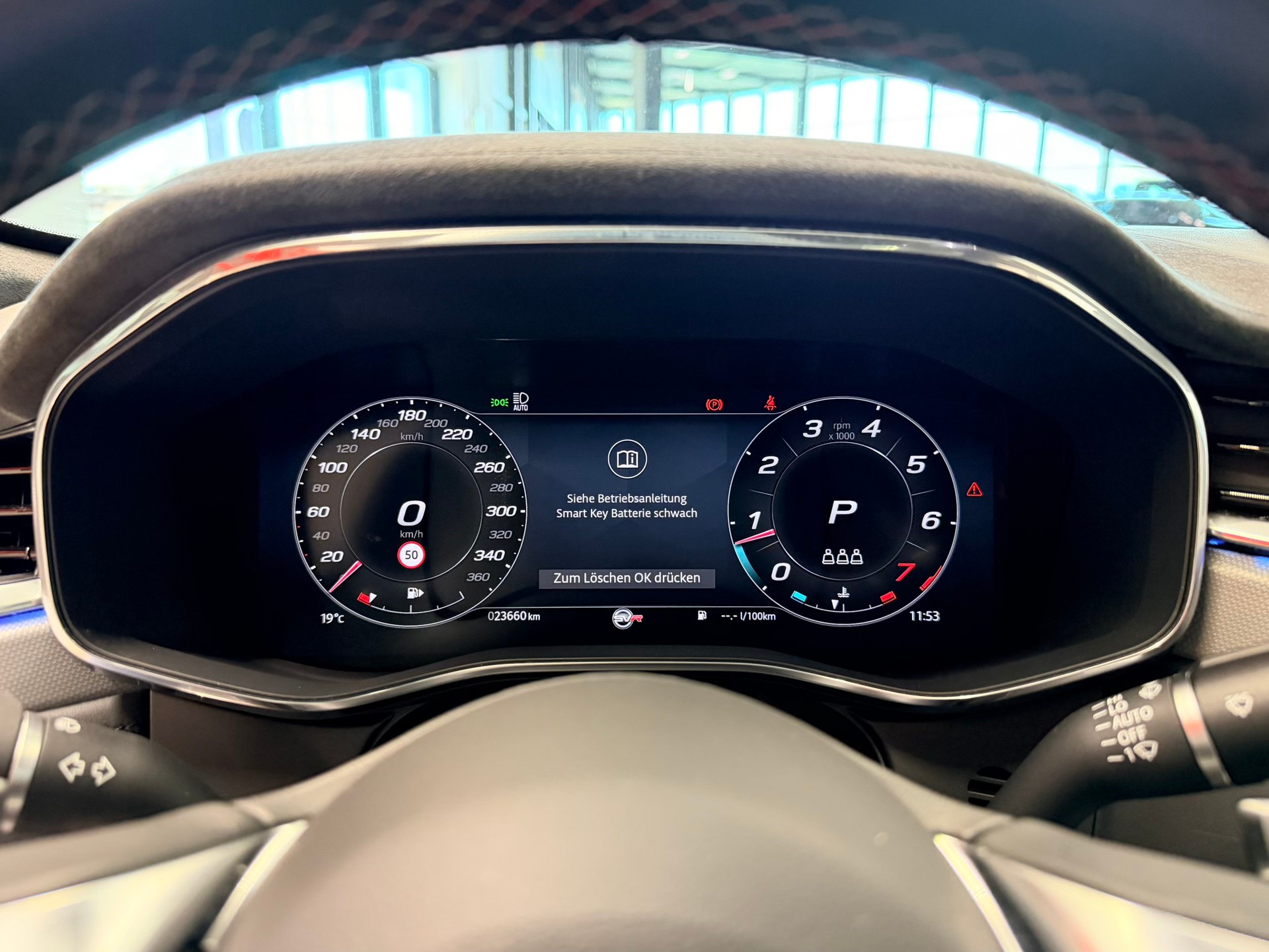 JAGUAR F-Pace 5.0 V8 SVR P550 AWD-image-28