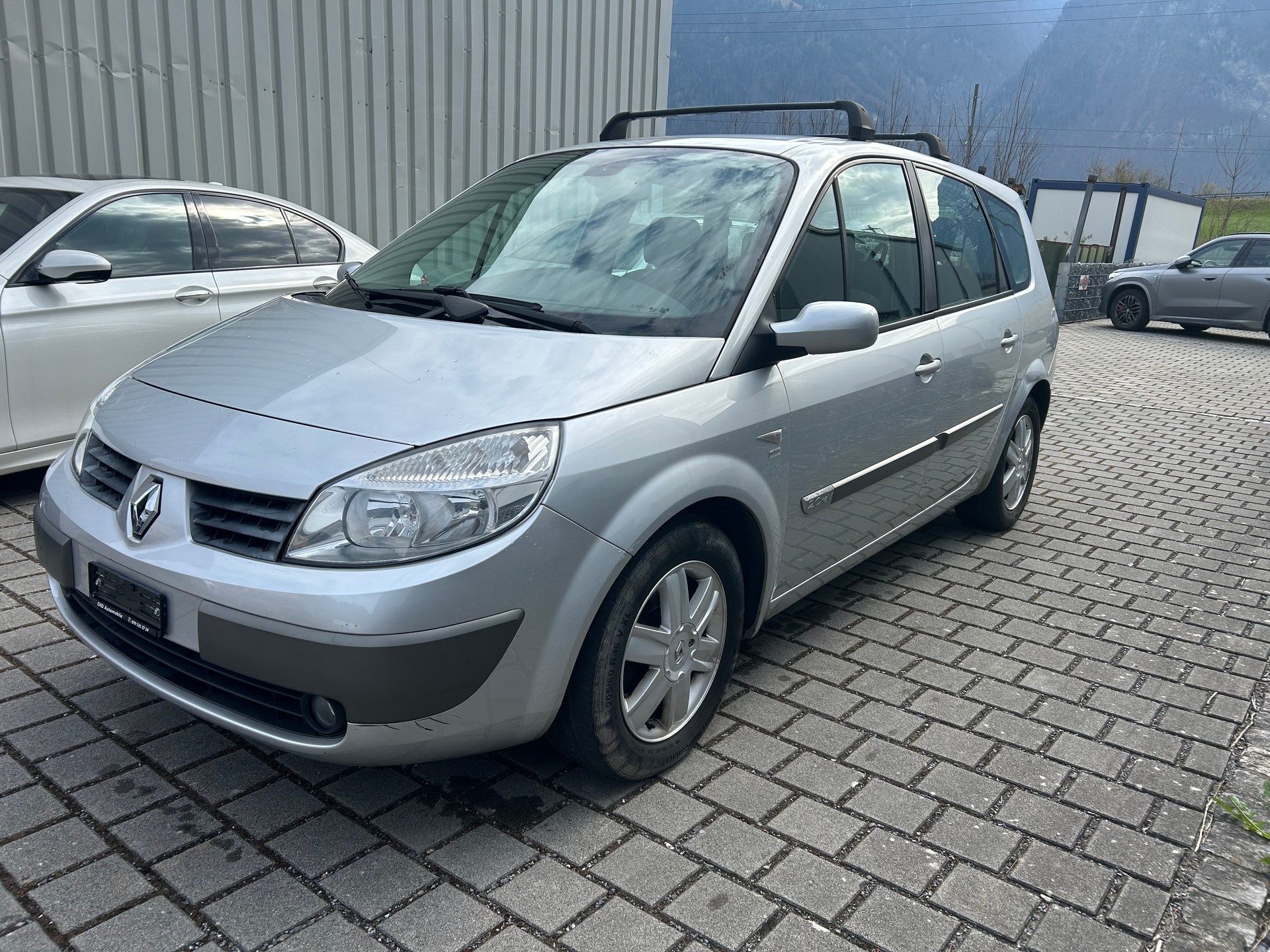 RENAULT Grand Scénic 2.0 16V Authentique Confort-image-1