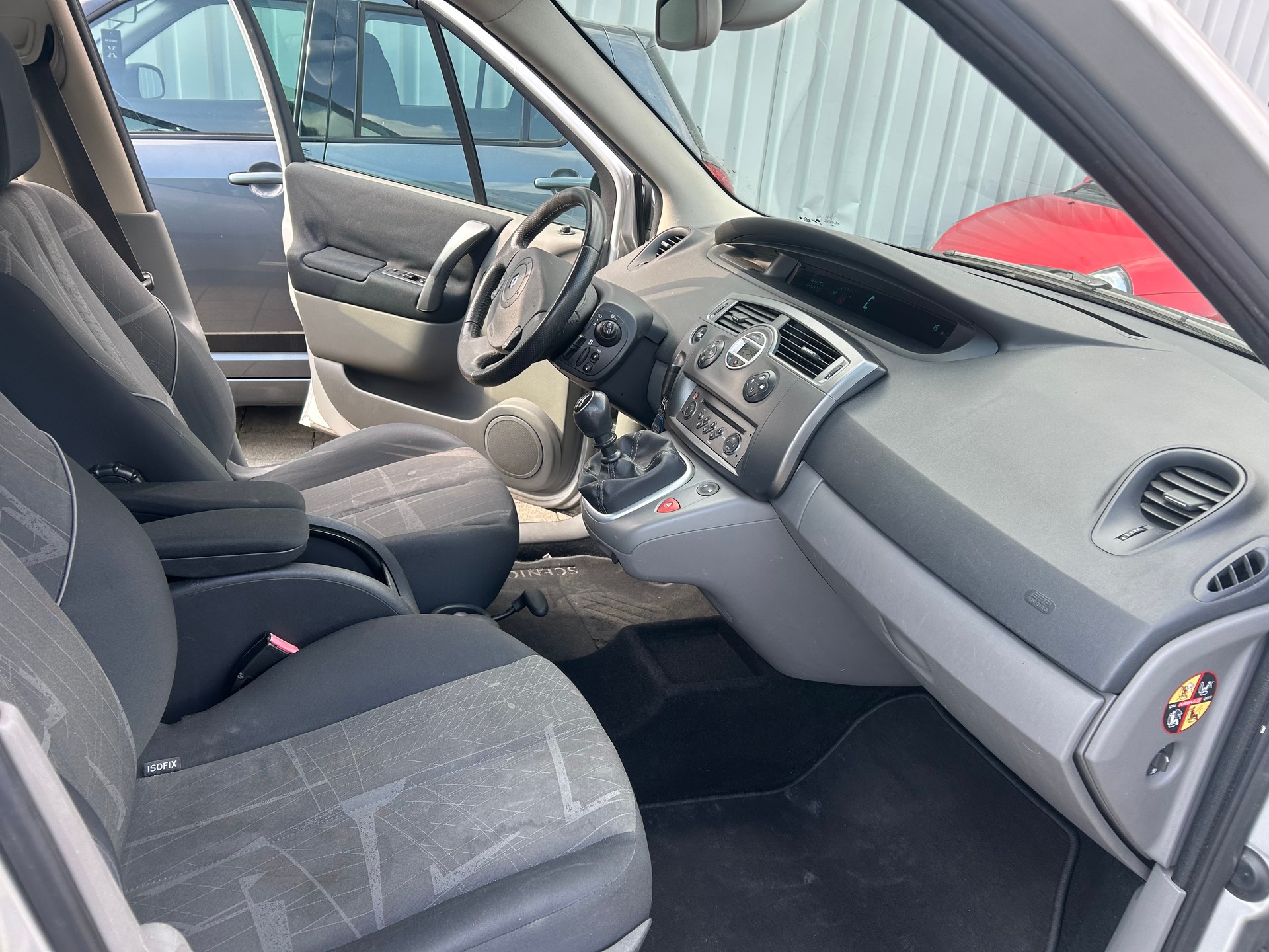 RENAULT Grand Scénic 2.0 16V Authentique Confort-image-11