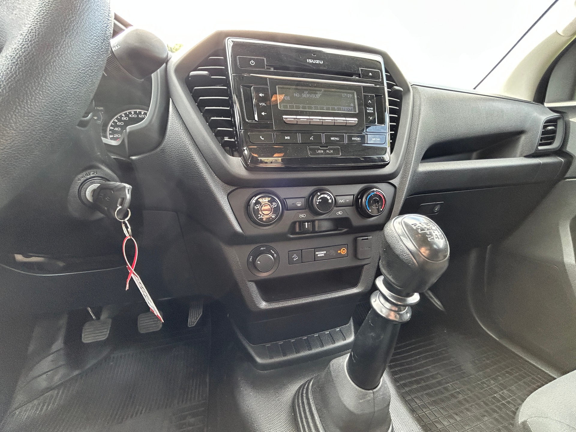 ISUZU D-MAX 1.9 CrewCab N60B 4x4-image-11