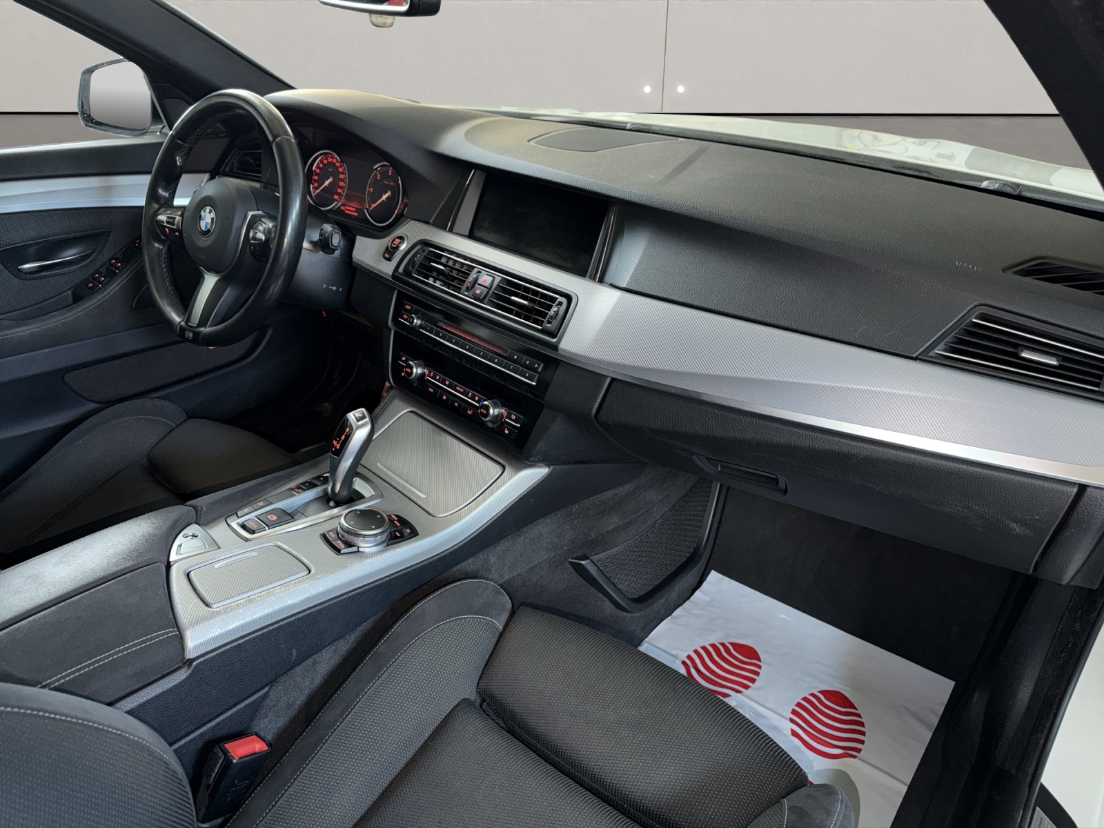 BMW 520d Touring xDrive M-Sportline-image-9
