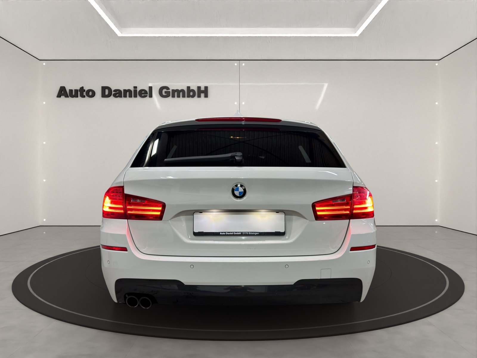 BMW 520d Touring xDrive M-Sportline-image-5