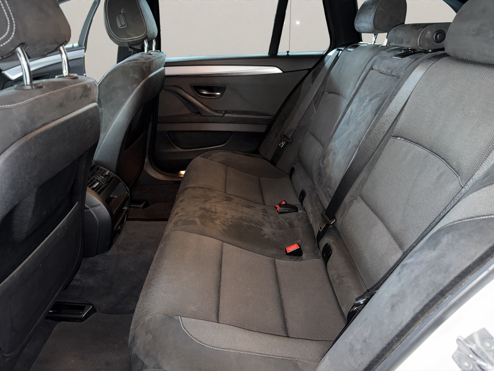 BMW 520d Touring xDrive M-Sportline-image-11