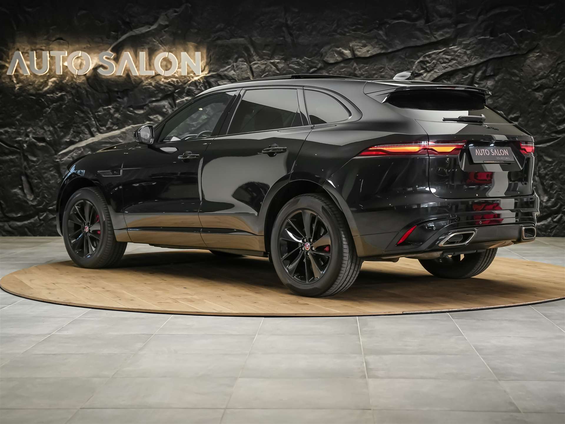 JAGUAR F-Pace 3.0 D I6 R-Dynamic SE AWD Panorama*Abstandsregler*All black*-showroom-element-2