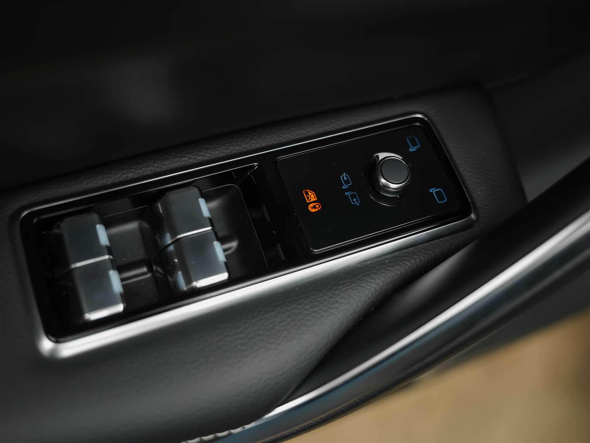 JAGUAR F-Pace 3.0 D I6 R-Dynamic SE AWD-image-23