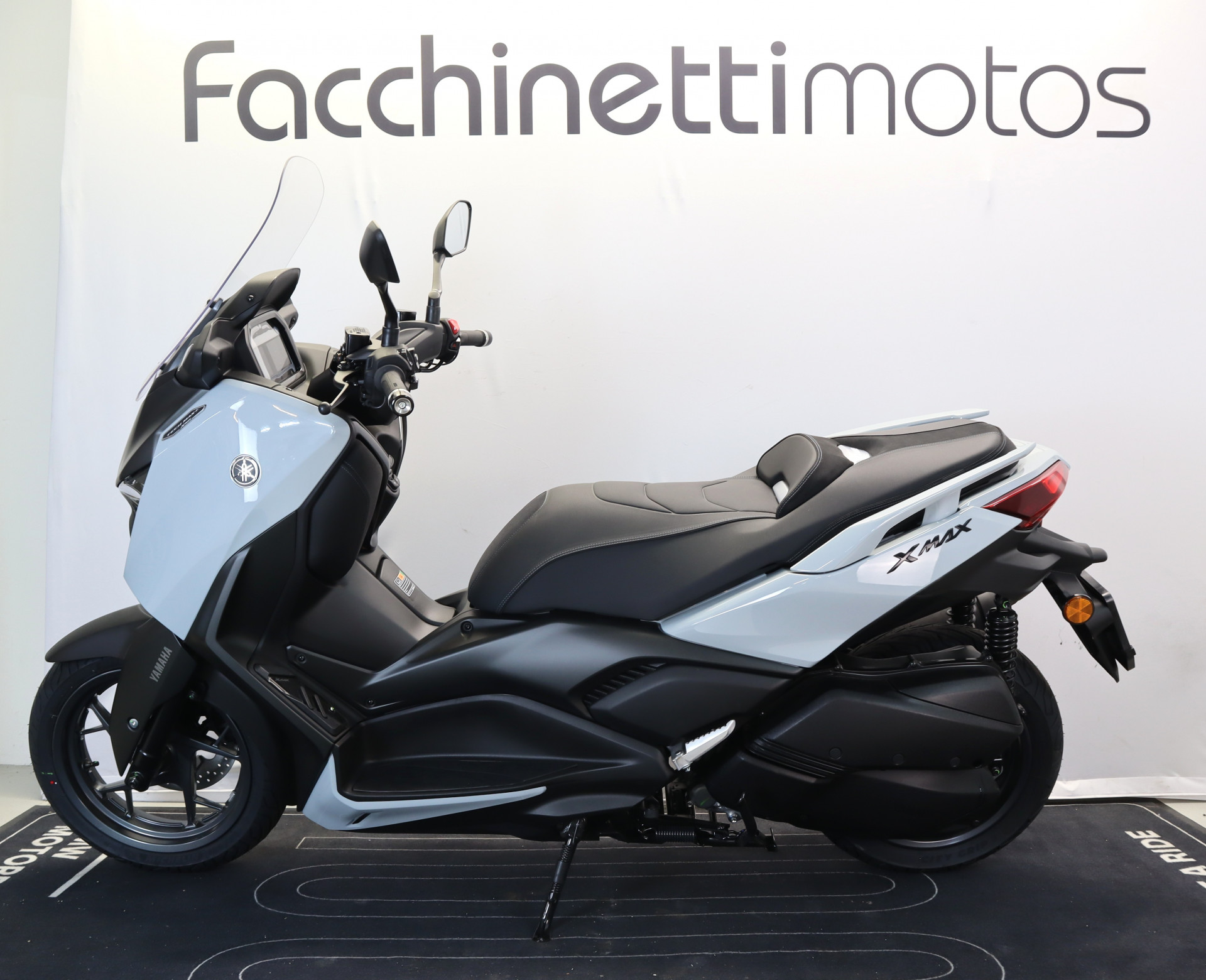 YAMAHA X-Max 300 Tech Max+-image-0