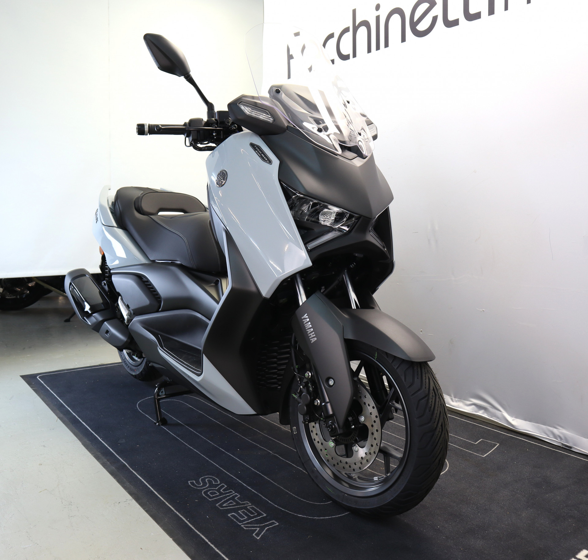 YAMAHA X-Max 300 Tech Max+-image-1